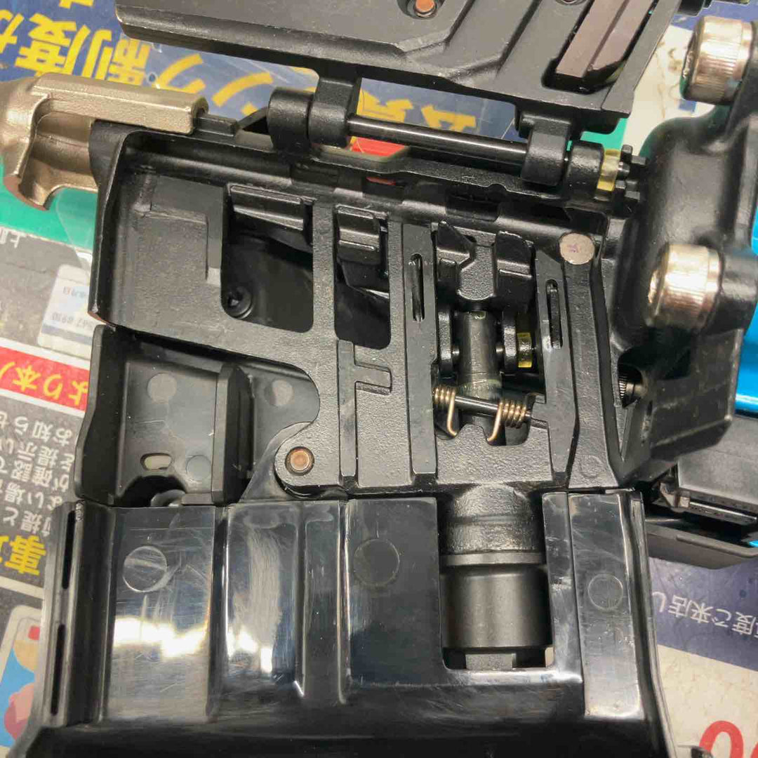 ★マキタ(makita) 高圧エア釘打ち機 AN936HM　本体のみ【戸田店】
