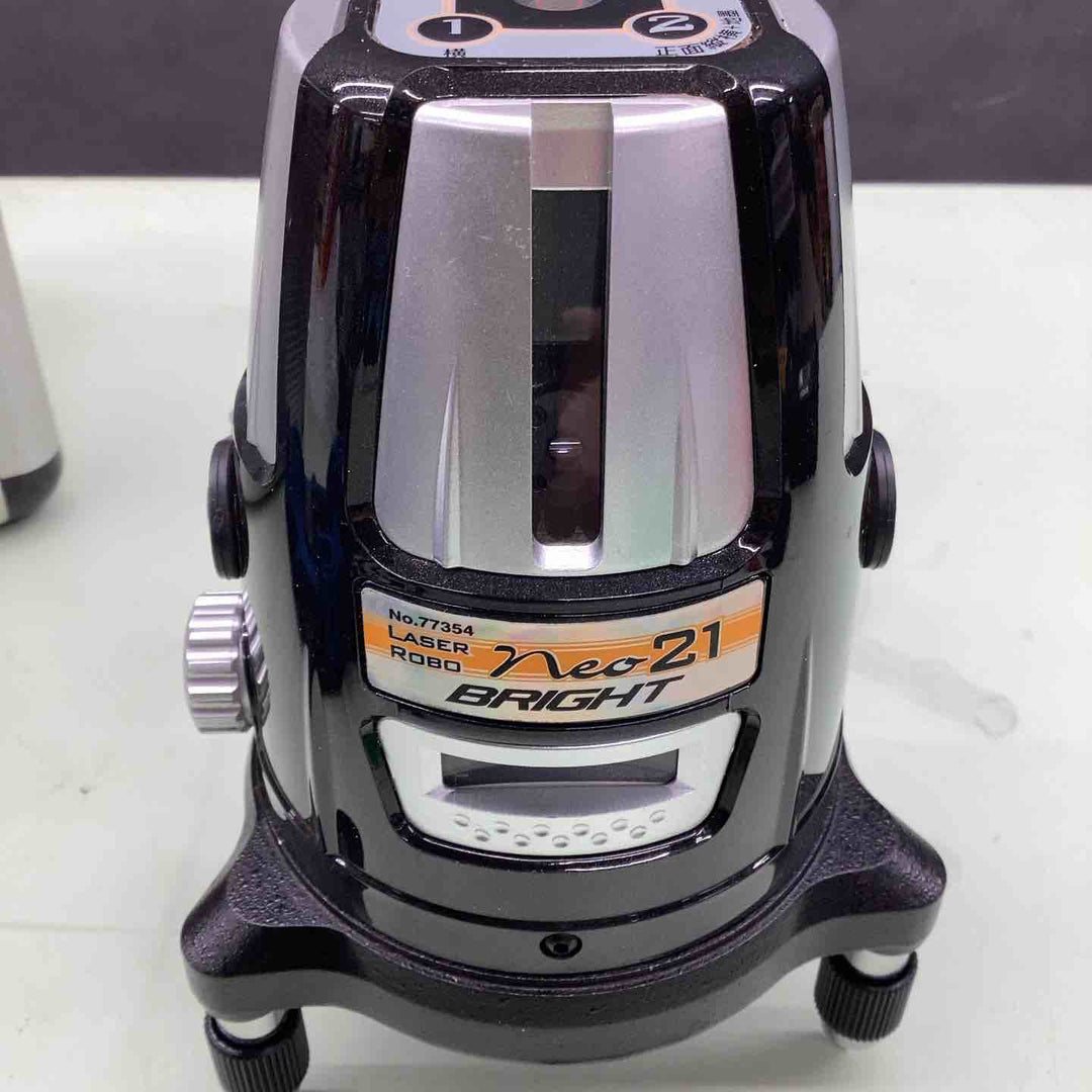 シンワ測定 レーザー墨出し器 Neo21 BRIGHT No.77354 縦・横・地墨 レーザーロボ ネオ ブライト 現状品につき保証なし ノークレームノーリターンでお願い致します【越谷店】