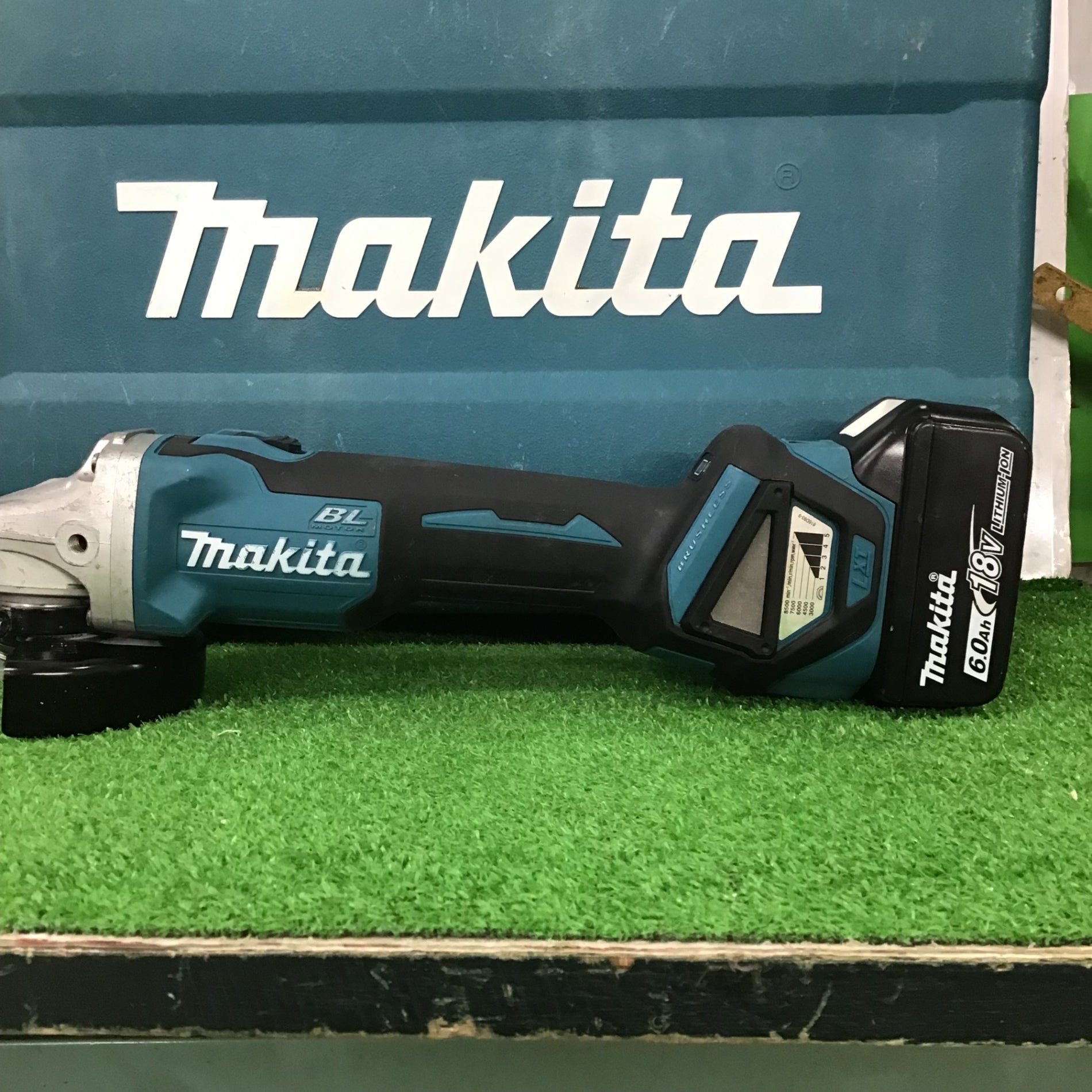 ☆マキタ(makita) 100mmコードレスディスクグラインダ GA412DRGX草加