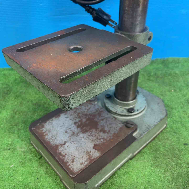 【店頭受取り限定】◇マキタ(makita) 卓上ボール盤 TB130【岩槻店】
