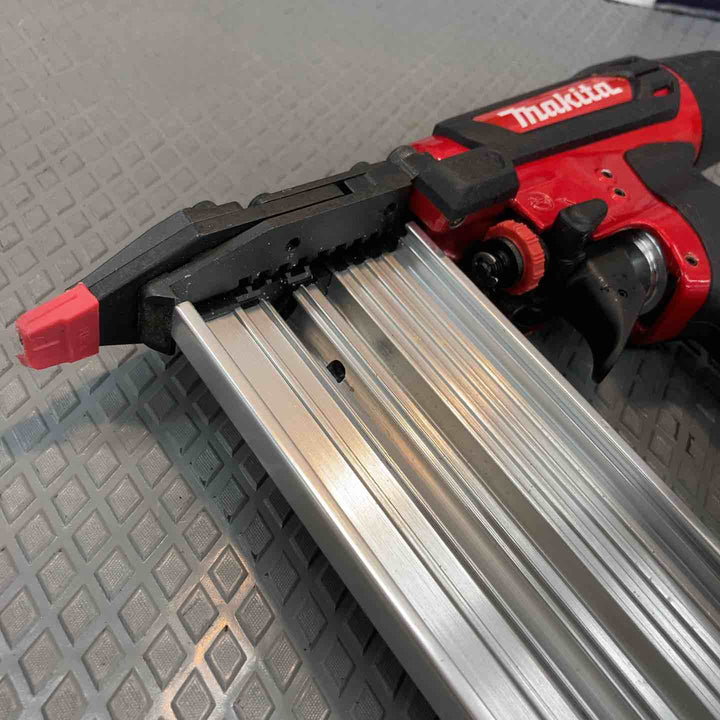 【中古品】マキタ(makita) 高圧フィニッシュネイラ AF552H【所沢店】