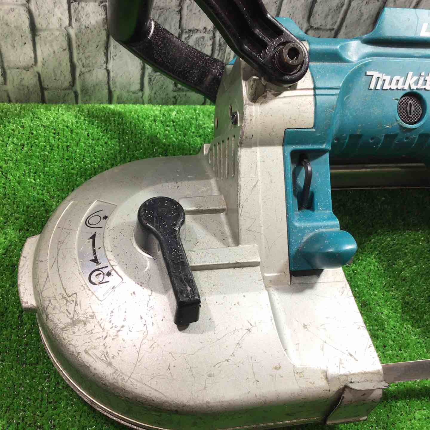 ☆マキタ(makita) コードレスバンドソー PB180DZ【川口店】 – アクト