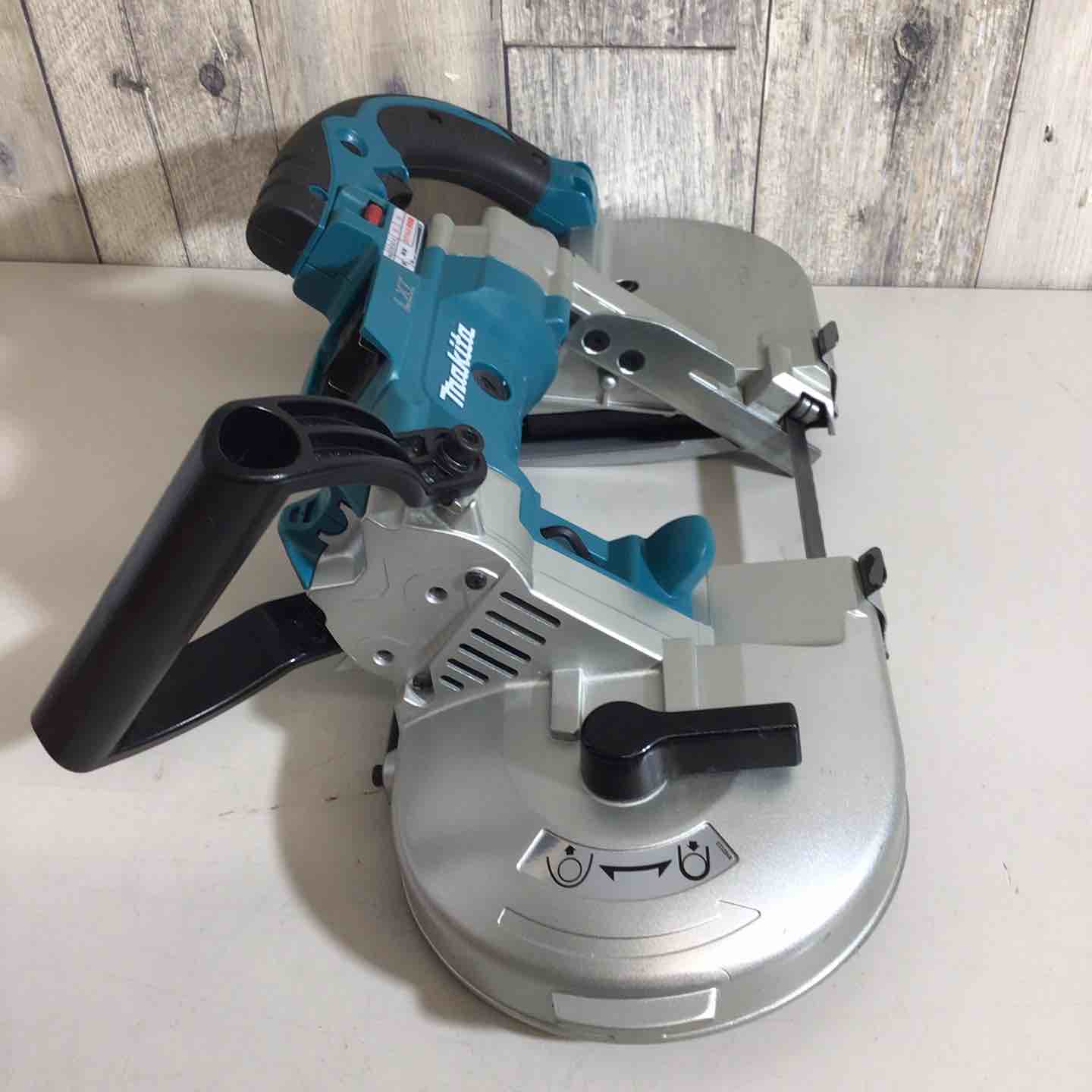 マキタ　バンドソー　中古　PB180DZ ☆マキタ(makita) コードレスバンドソー PB180DZ【戸田店】 – アクト