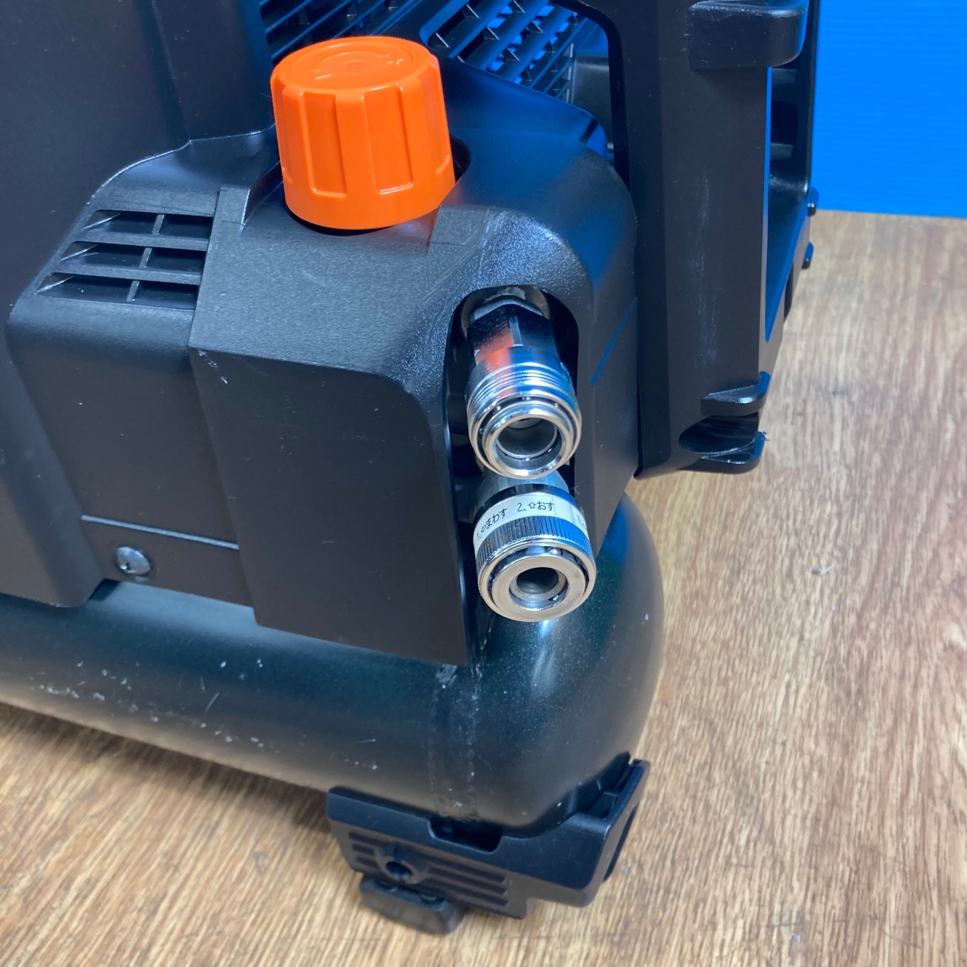 ☆マックス(MAX) エアコンプレッサー AK-HH1310E_ブラック【岩槻店