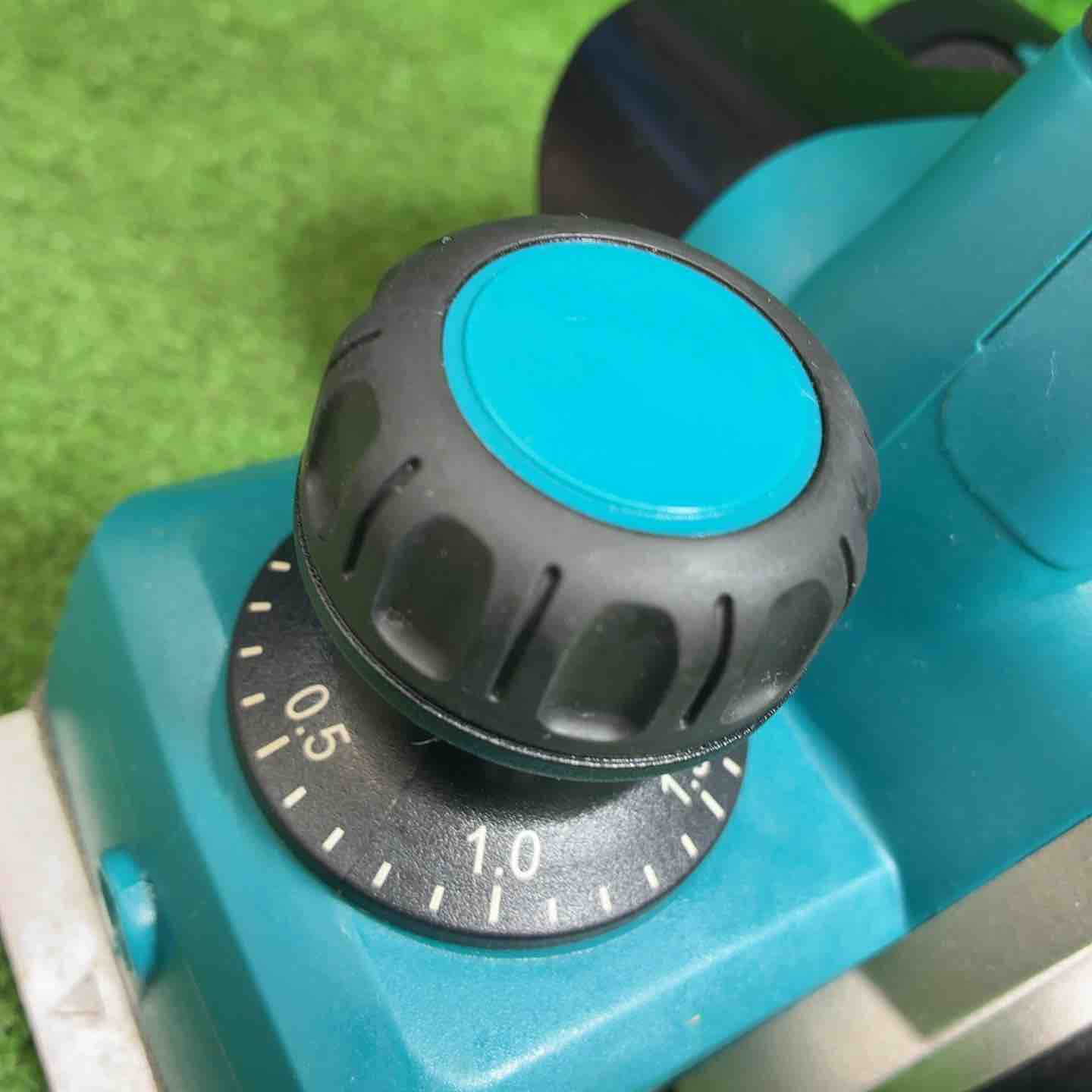中古品】 マキタ(makita) コードレスカンナ KP180DZ 【藤沢店