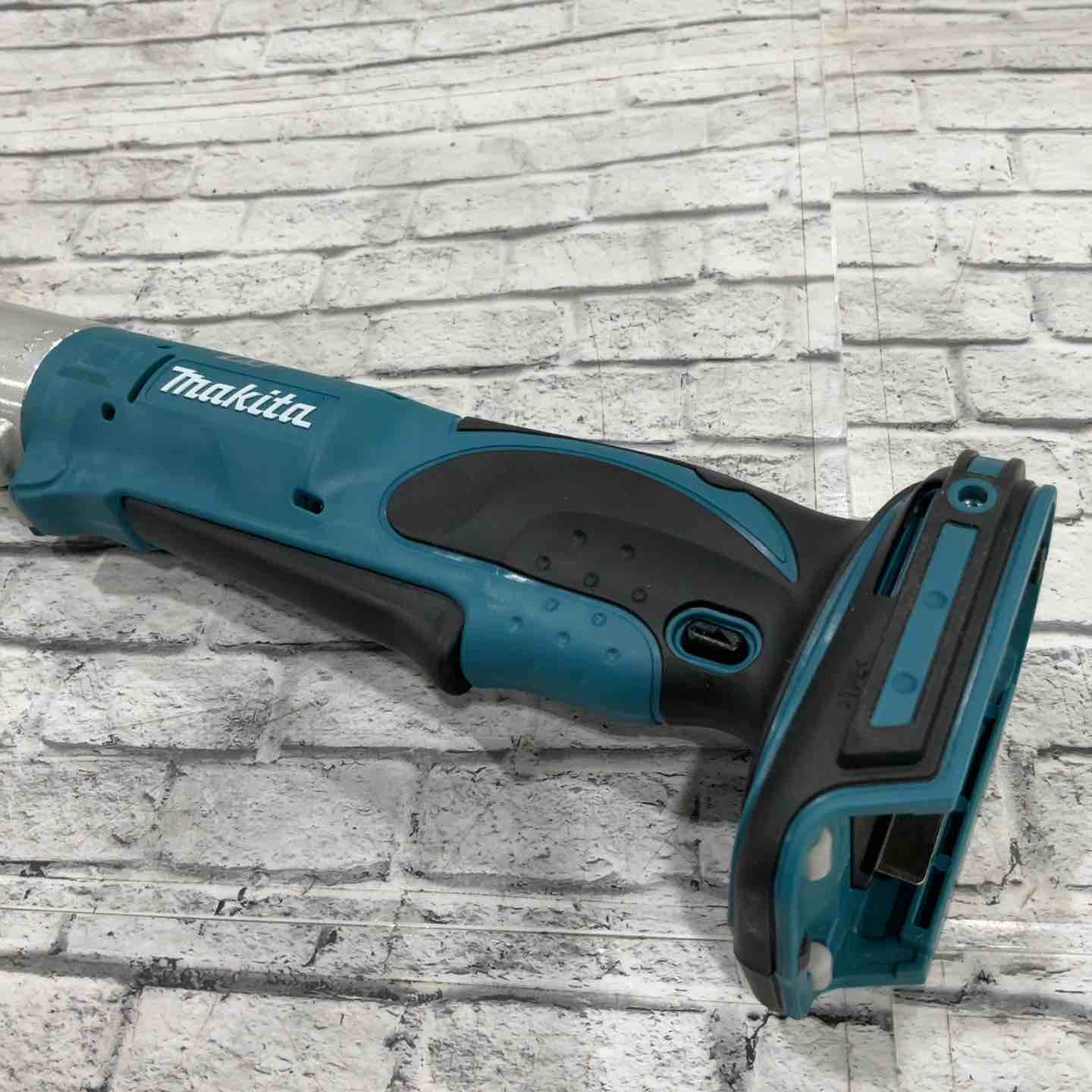 ☆マキタ(makita) 充電式アングルインパクトドライバ 18V TL061DZ