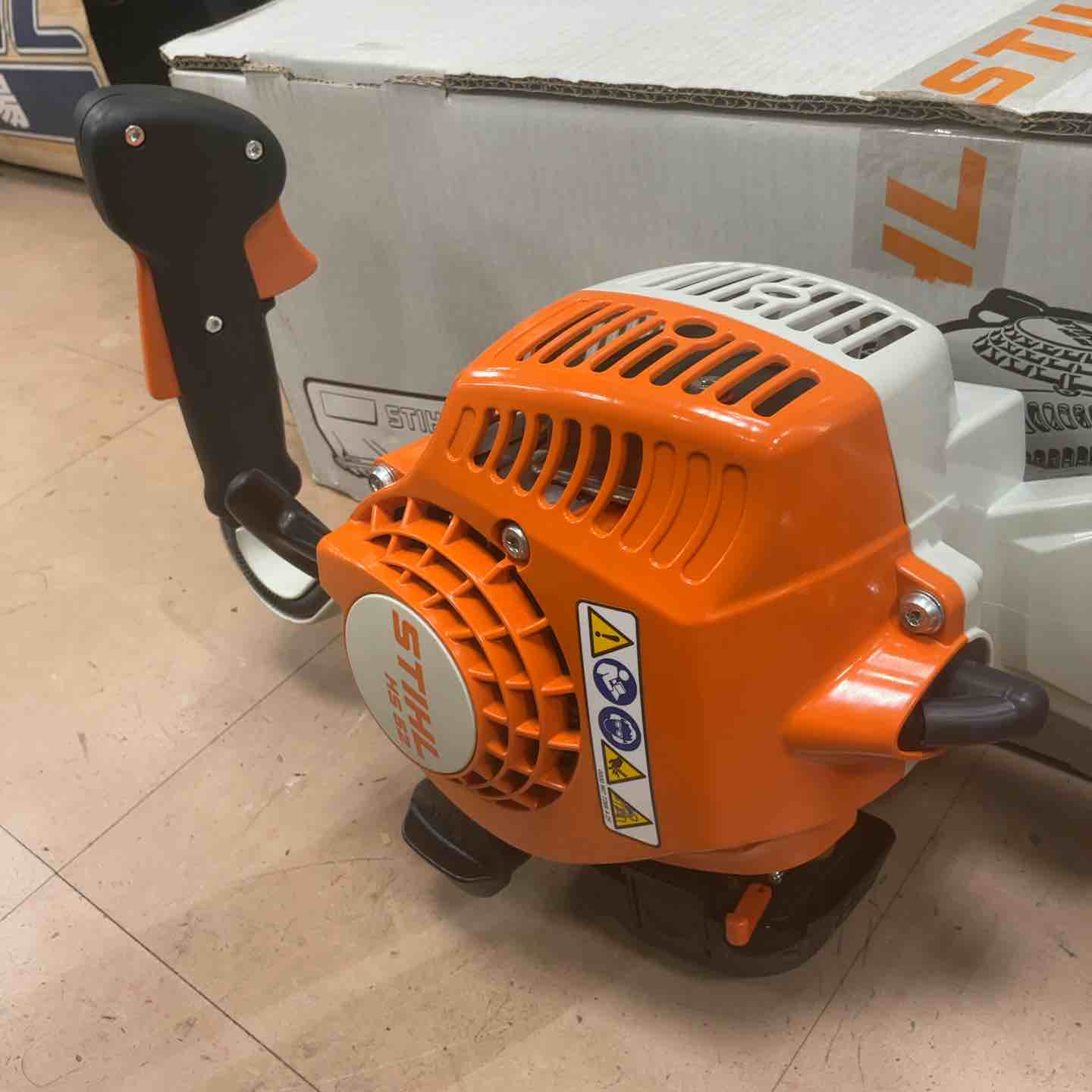 STIHL スチール HS52 ヘッジトリマー バリカン エンジン式【草加店