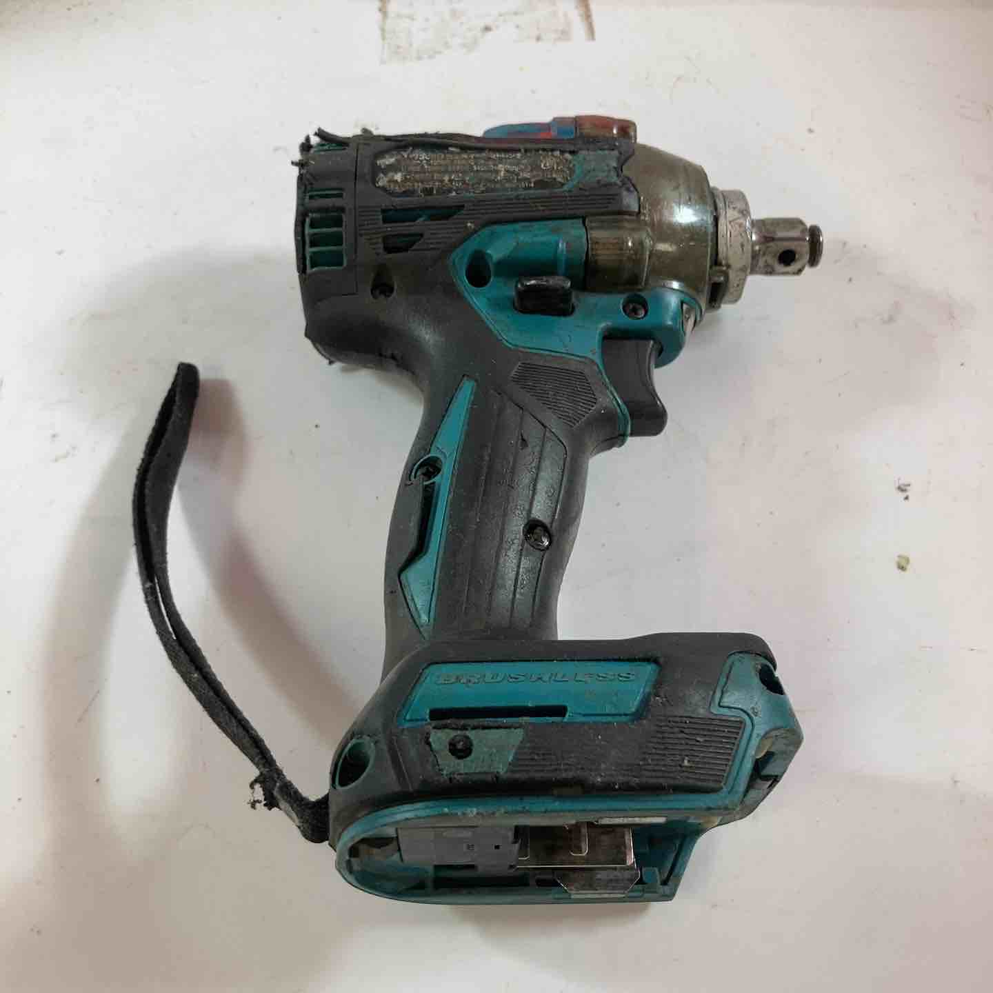 マキタ TW300DZ インパクトレンチ【野田愛宕店】【店頭取引限定】【中古】ITCXUYHR2DS8 マキタ 充電式インパクトレンチ 18V TW300DRGX TW300DZ - 工具通販