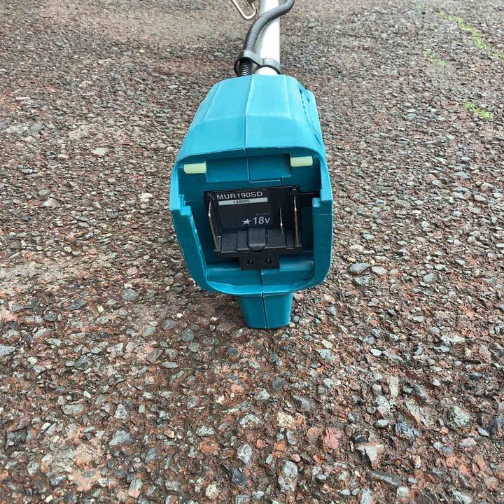 【店頭受取り限定】◇マキタ(makita) コードレス草刈機 MUR190SDFW　バッテリー18v4Ah【越谷店】