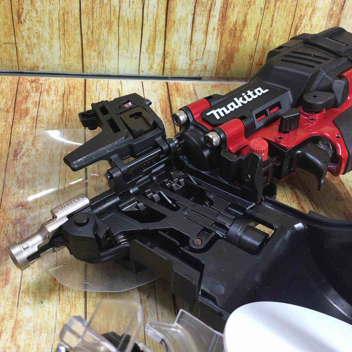 ★マキタ(makita) 高圧エア釘打ち機 AN636H【川崎店】