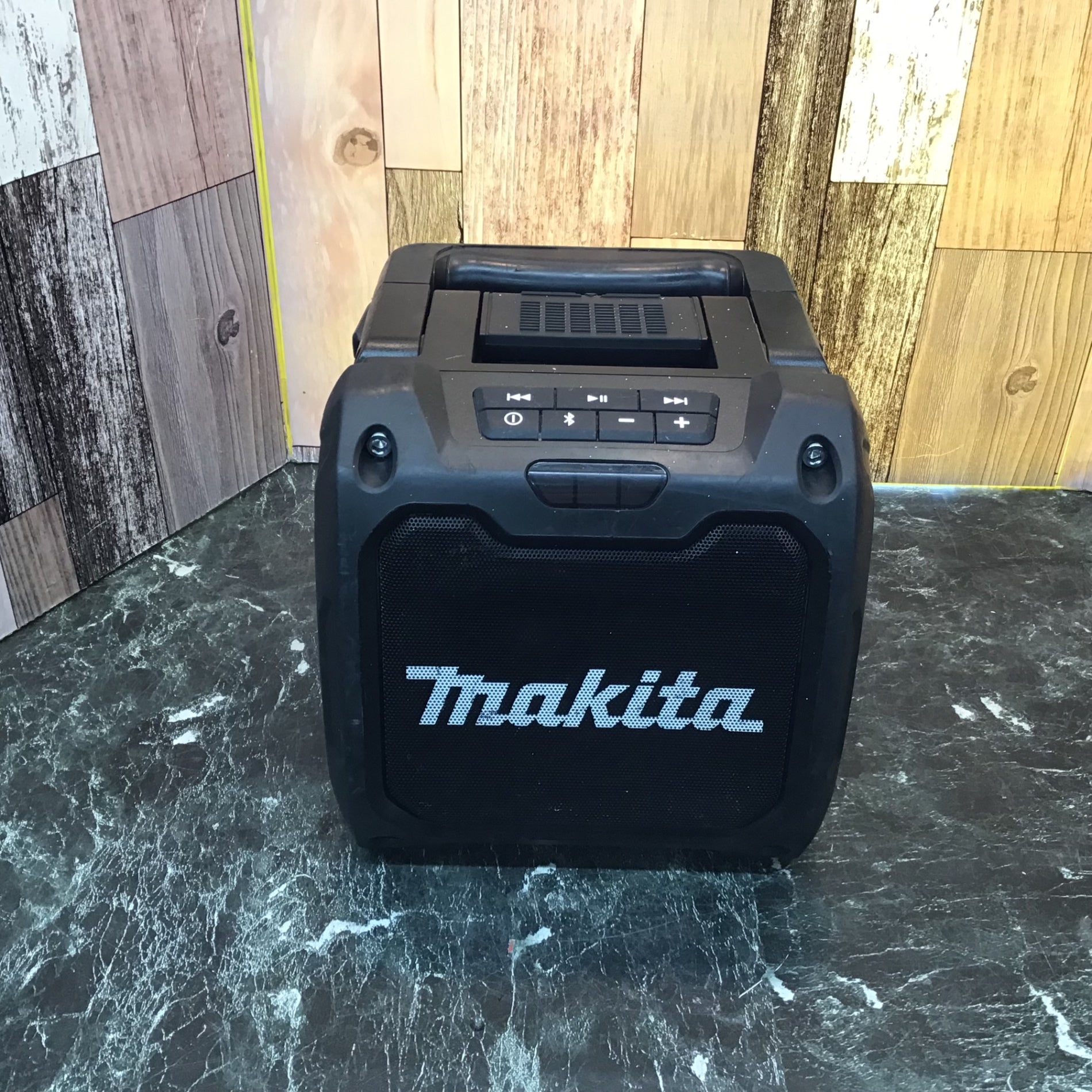makita マキタ MR200 B Bluetooth 充電式スピーカー 1810TK04 makita マキタ MR200 B Bluetooth 充電式スピーカー 1810TK04