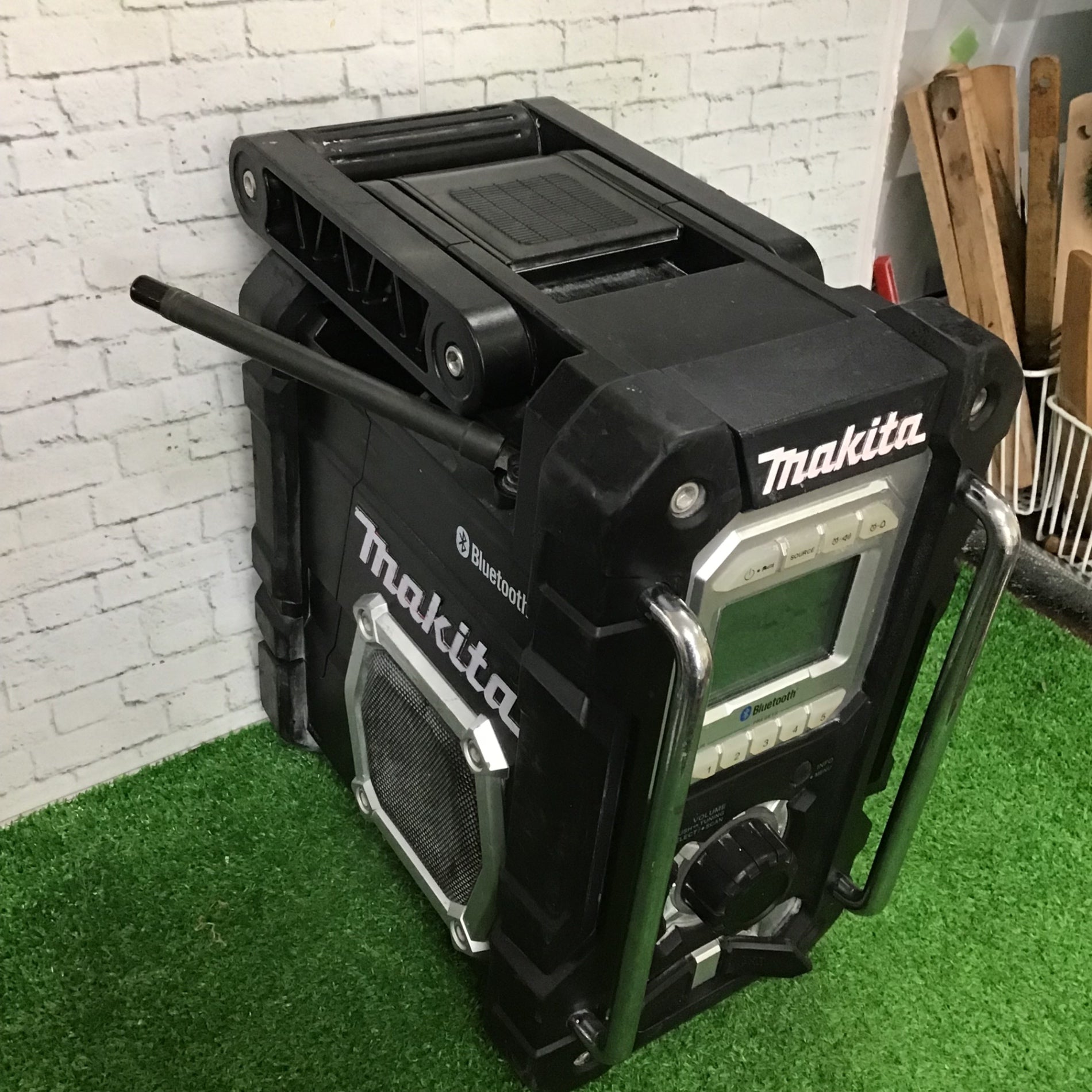 ☆マキタ(makita) コードレスラジオ MR108B【町田店】 小売業者