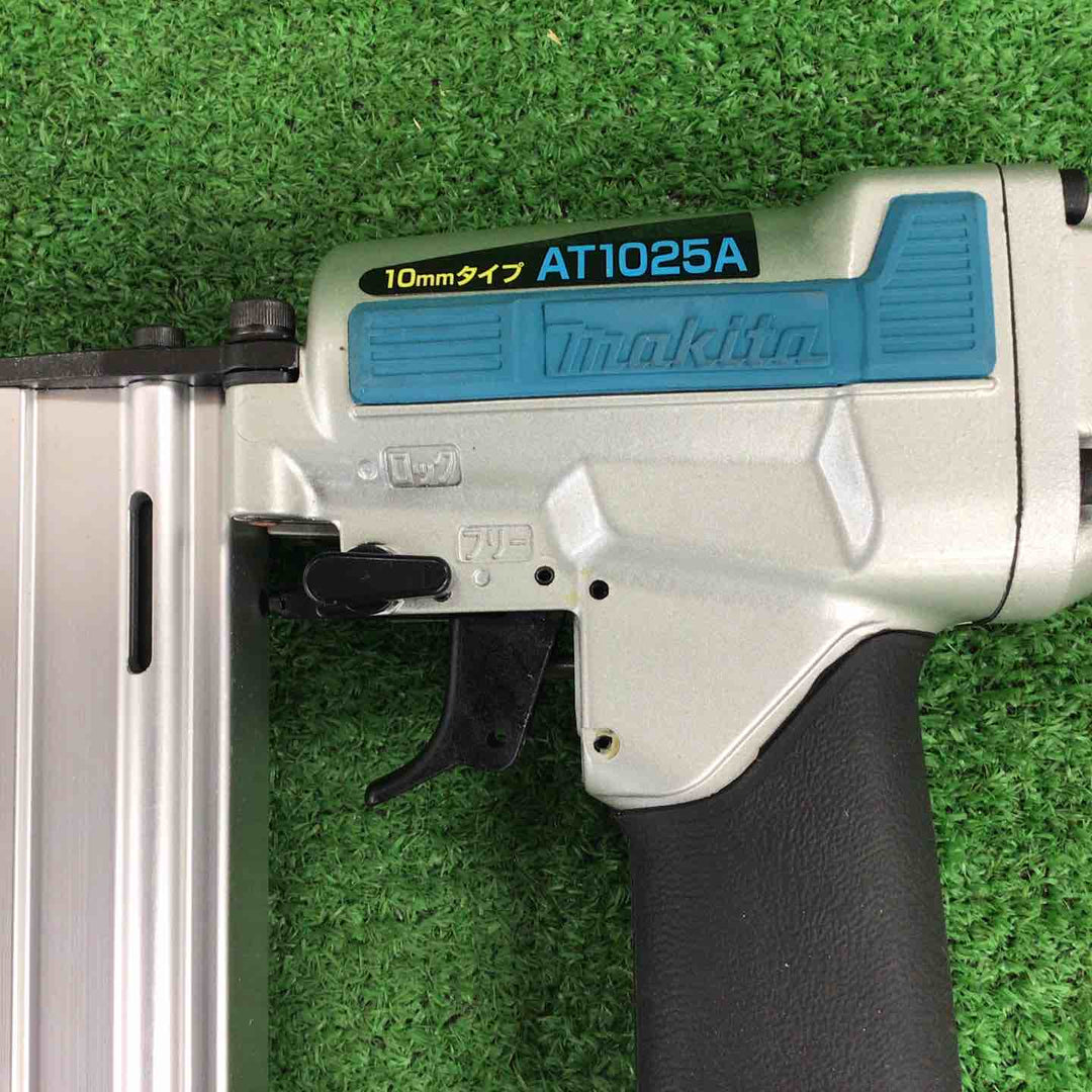 ◇マキタ(makita) 常圧エアタッカ 10mm AT1025AK【川崎店】