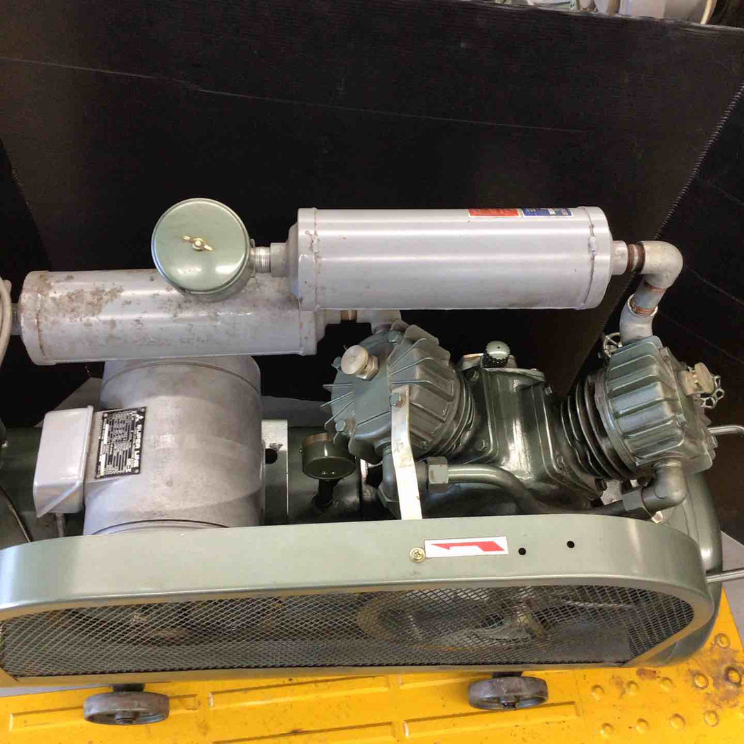 【店頭受取り限定】【165】iwata エアーコンプレッサ SP-22NBR ３馬力直結型【戸田店】