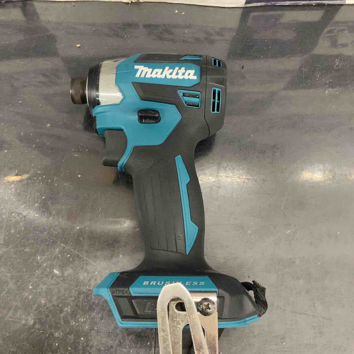 中古品】マキタ(makita) コードレスインパクトドライバー TD173DRGX