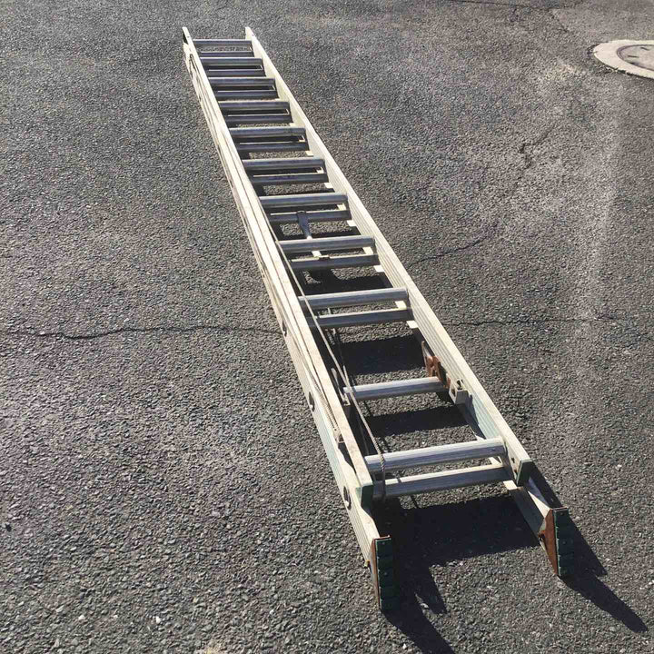 【現状品 / 店頭受取り限定】 メーカー・型式不明 2連はしご 【鴻巣店】