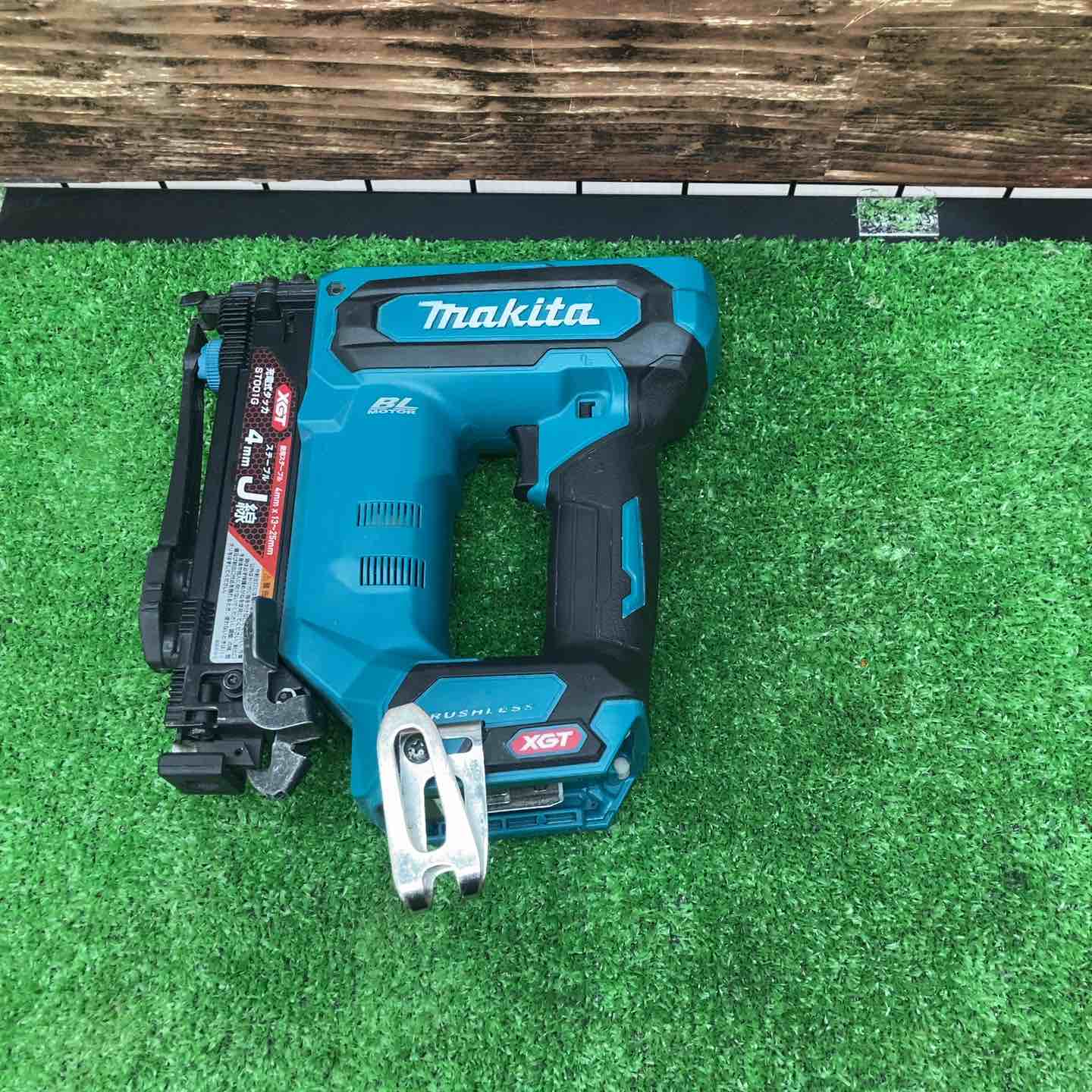 【中古品】マキタ(makita) コードレスタッカー ST001GZK 動作確認済み【川越店】 中古品】マキタ(makita) コードレスタッカー ST001GZK 動作確認済み