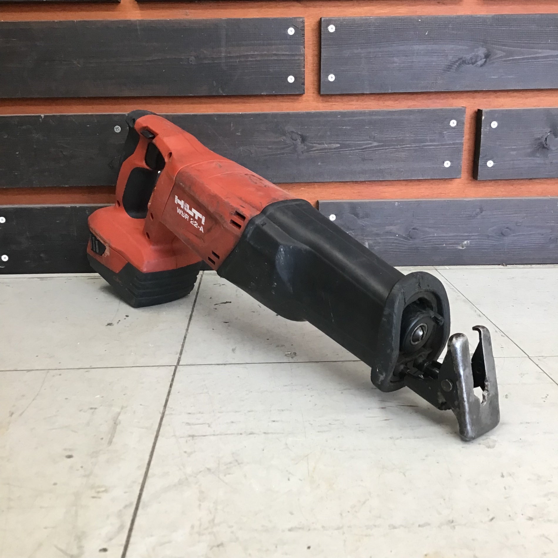 中古品】ヒルティ/HILTI コードレスレシプロソー WSR22-A 【鴻巣店