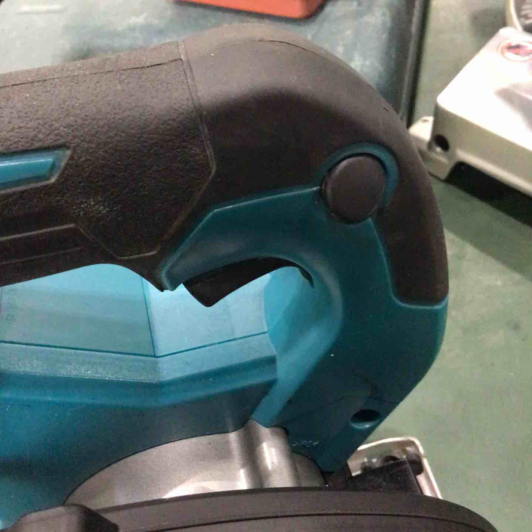 ★マキタ(makita) コードレスチップソーカッター CS003GZ【川口店】