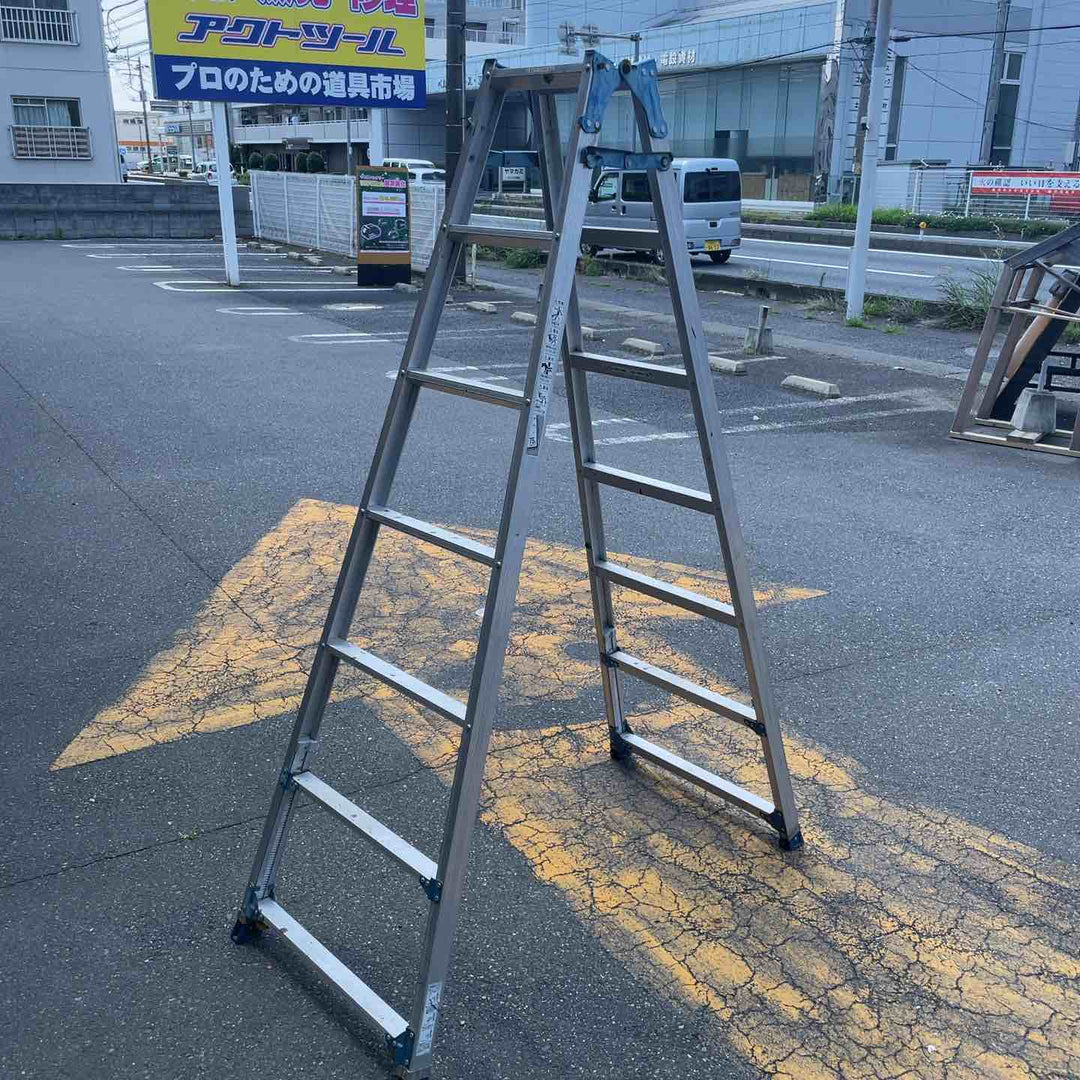【店頭受取り限定】アルインコ(ALINCO) アルミ製脚伸縮式はしご兼用脚立 PRE210F【桶川店】