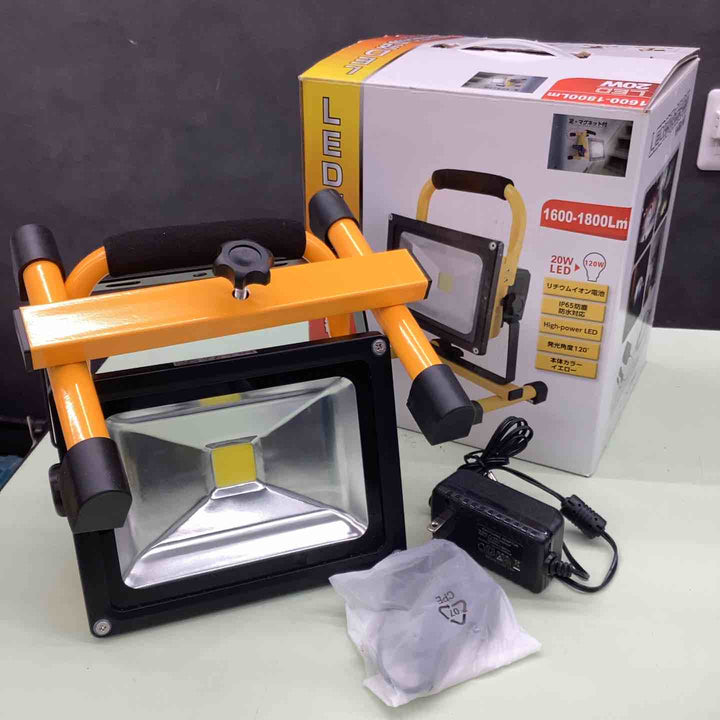 ★防水で外使いOK！◇ネクセル LED充電式投光器・台座マグネット付 GD-F026-3Y(20W)【越谷店】