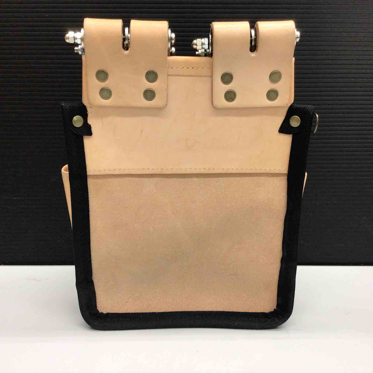 美品】ニックス 総ヌメ革使用3段腰袋チェーンタイプ KNB-301DDX【戸田