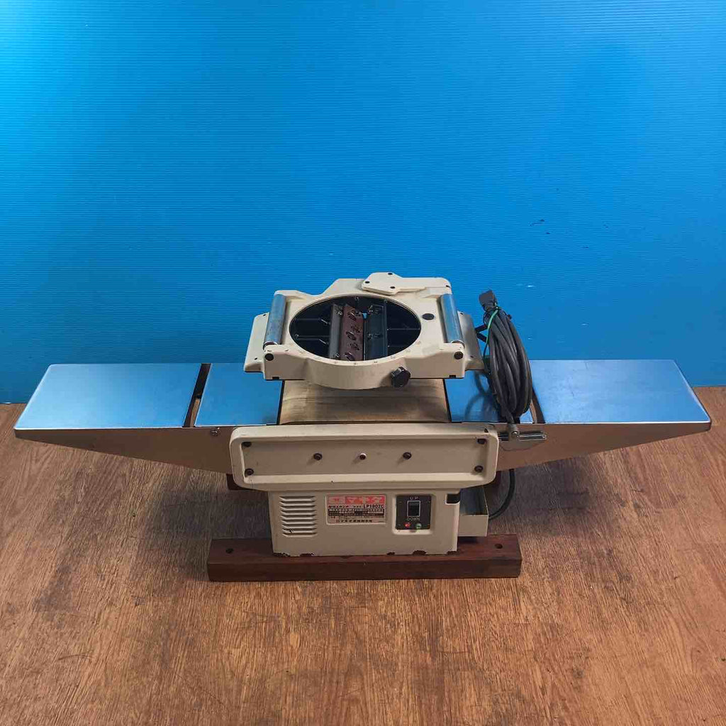 店頭受取り限定】☆マキタ(makita) 超仕上カンナ LP1802C【岩槻店