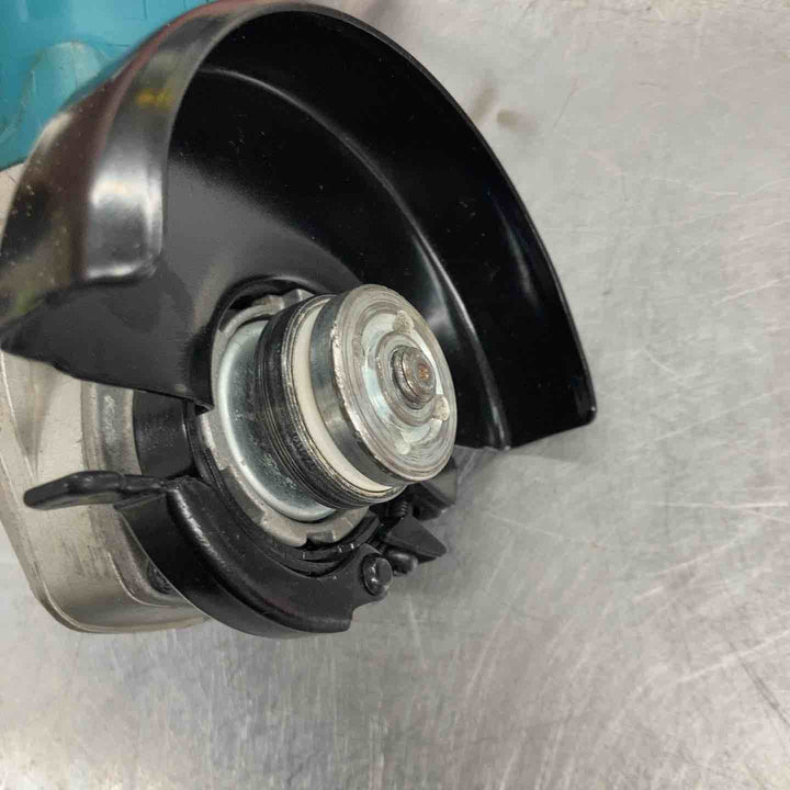 ☆マキタ(makita) 100mmコードレスディスクグラインダ GA404DZN (GA404DN)【戸田店】