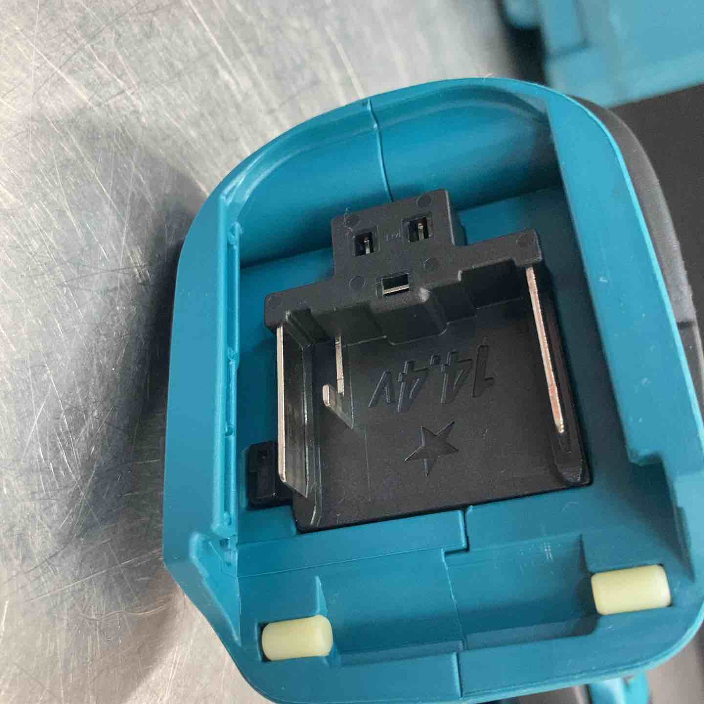 中古品】 マキタ(makita) コードレスレシプロソー JR144DZ 14.4v 中古品】 マキタ(makita) コードレスレシプロソー JR144DZ 14.4v