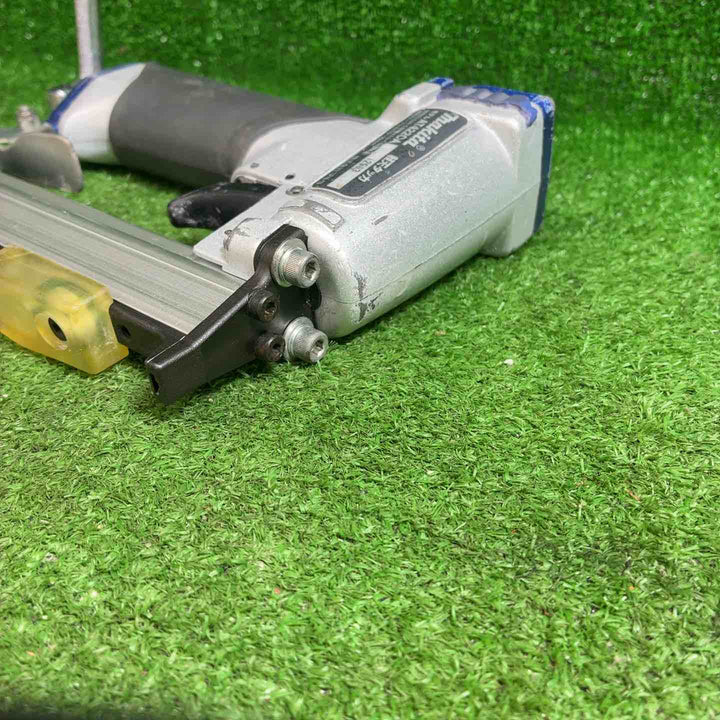 【中古品】 マキタ(makita) 常圧軽天タッカ AT422CA 【藤沢店】