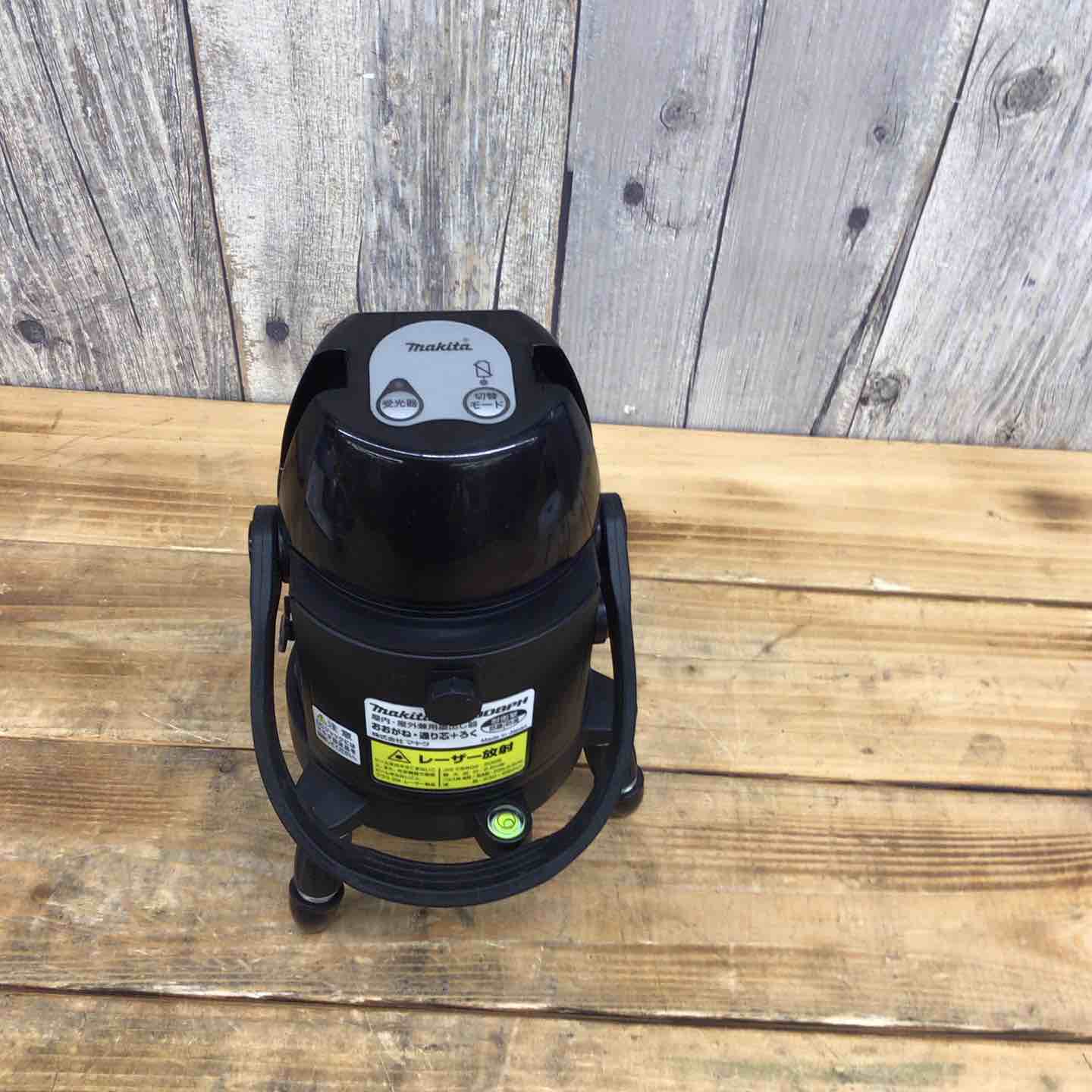 マキタ レーザー墨出し器 おおがね 通り芯 ろく 高輝度タイプ マキタ レーザー墨出し器 おおがね 通り芯 ろく 高輝度タイプ