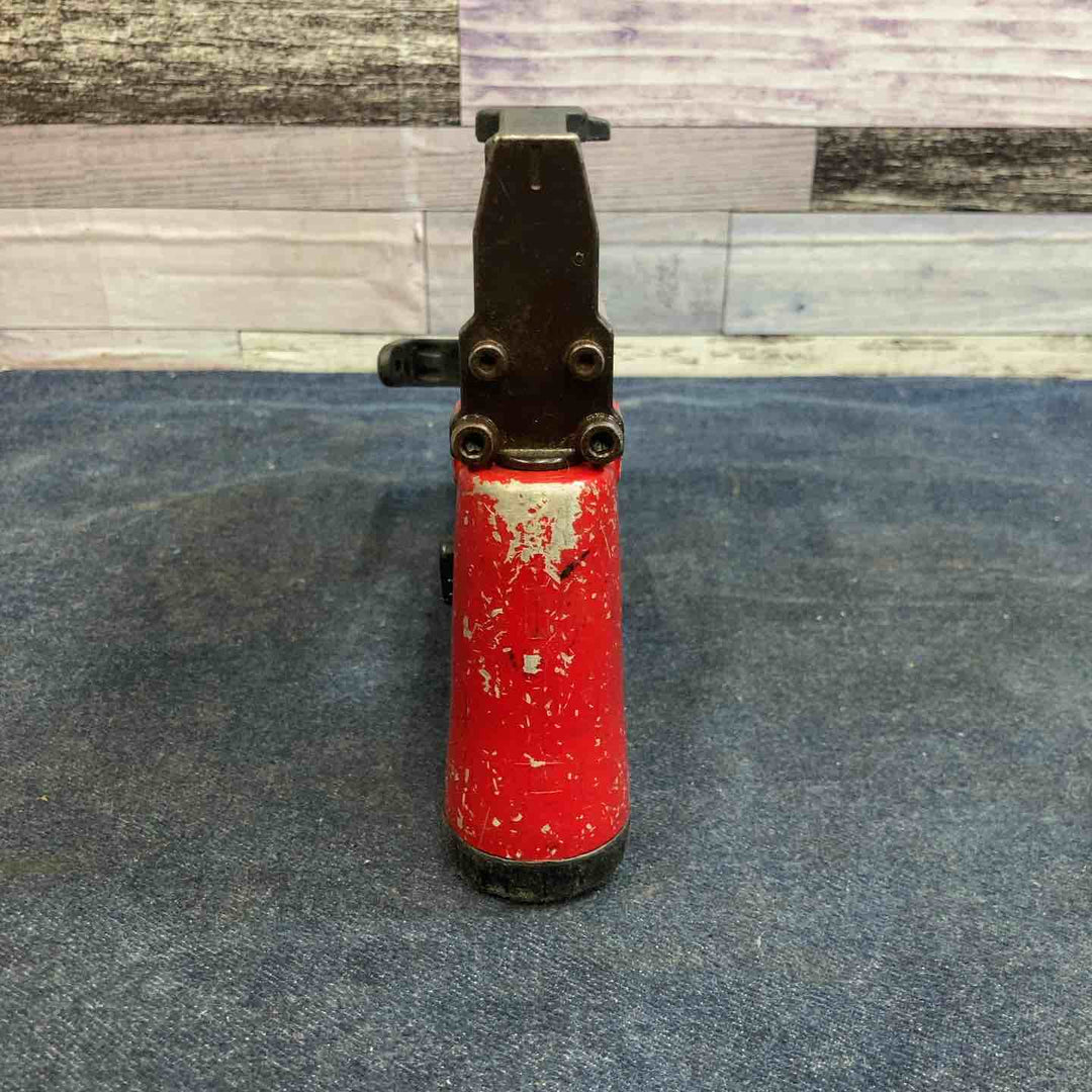 ★マキタ(makita) 高圧エアタッカ AT1025HE【八潮店】