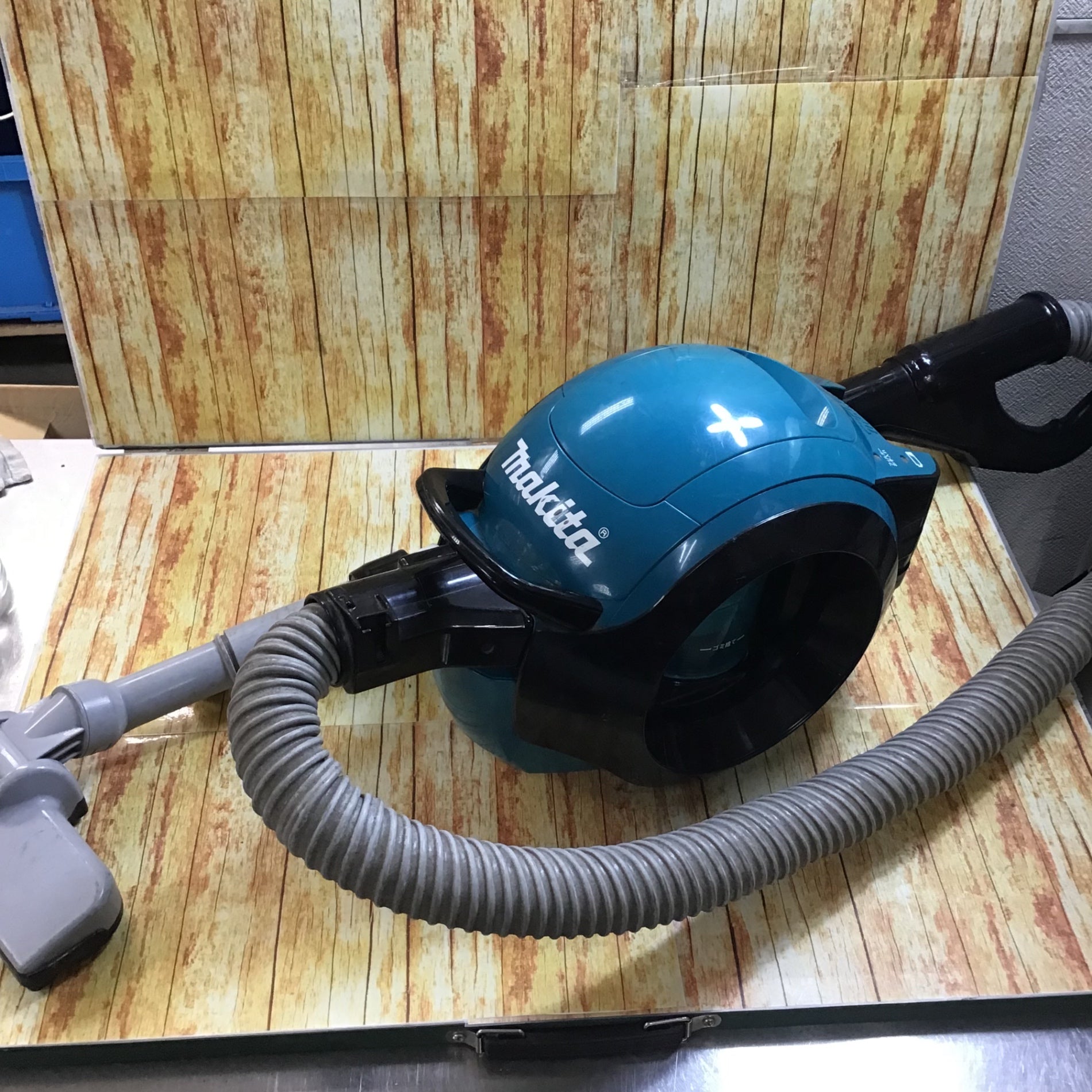 ☆マキタ(makita) コードレスサイクロン掃除機 CL500DZ【川崎店