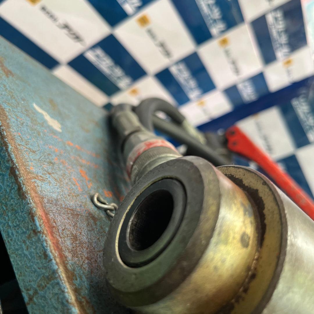 〇泉精器(IZUMI) 手動油圧式ポンプ HP-180N コマ付　B54　B42　B36　B28 【草加店】