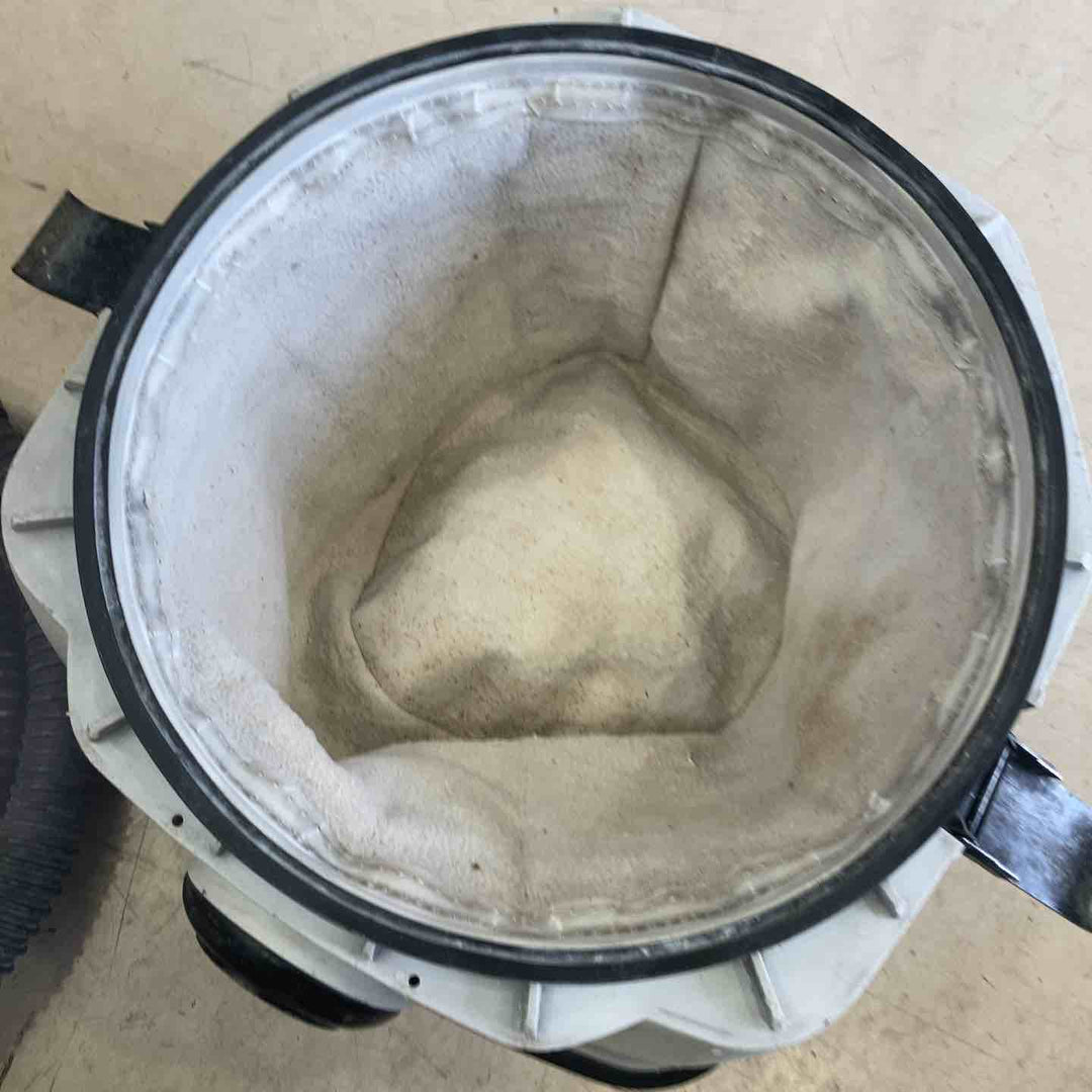 【店頭受取り限定】◇マキタ(makita) 集じん機 乾湿両用 25L 438【町田店】