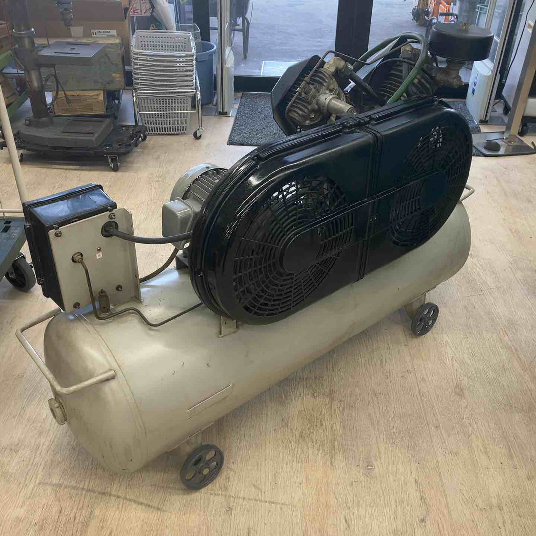 【店頭受取り限定/決算SALE】アネスト岩田 エアーコンプレッサー L22-14  タンク165L 三相200V 3馬力　車輪交換品★動作確認済み★【川越店】