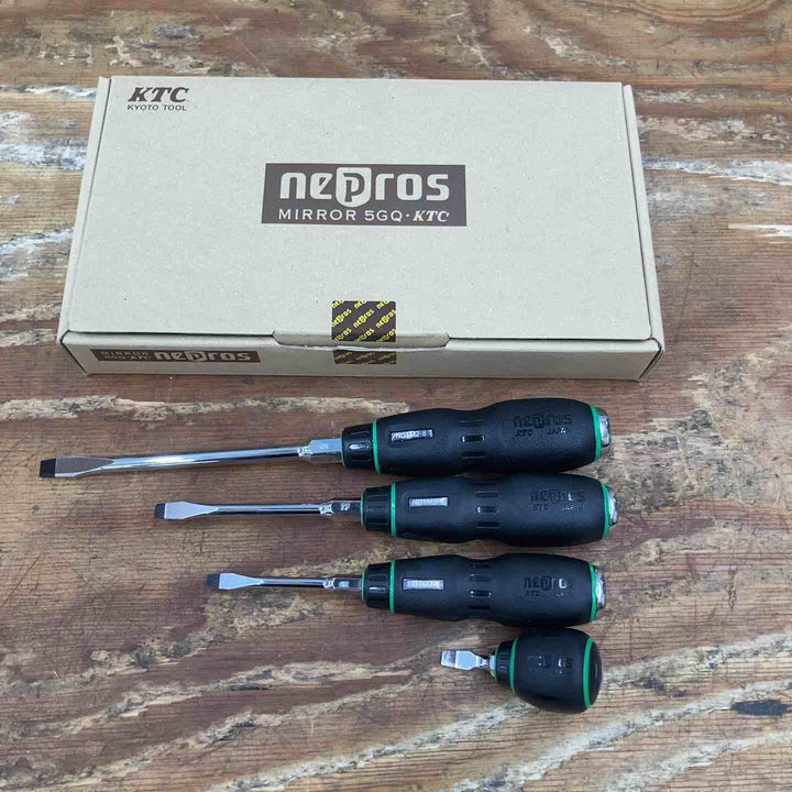 ▲ネプロス(nepros)樹脂柄マイナスドライバーセット4本　NTD1M04【柏店】