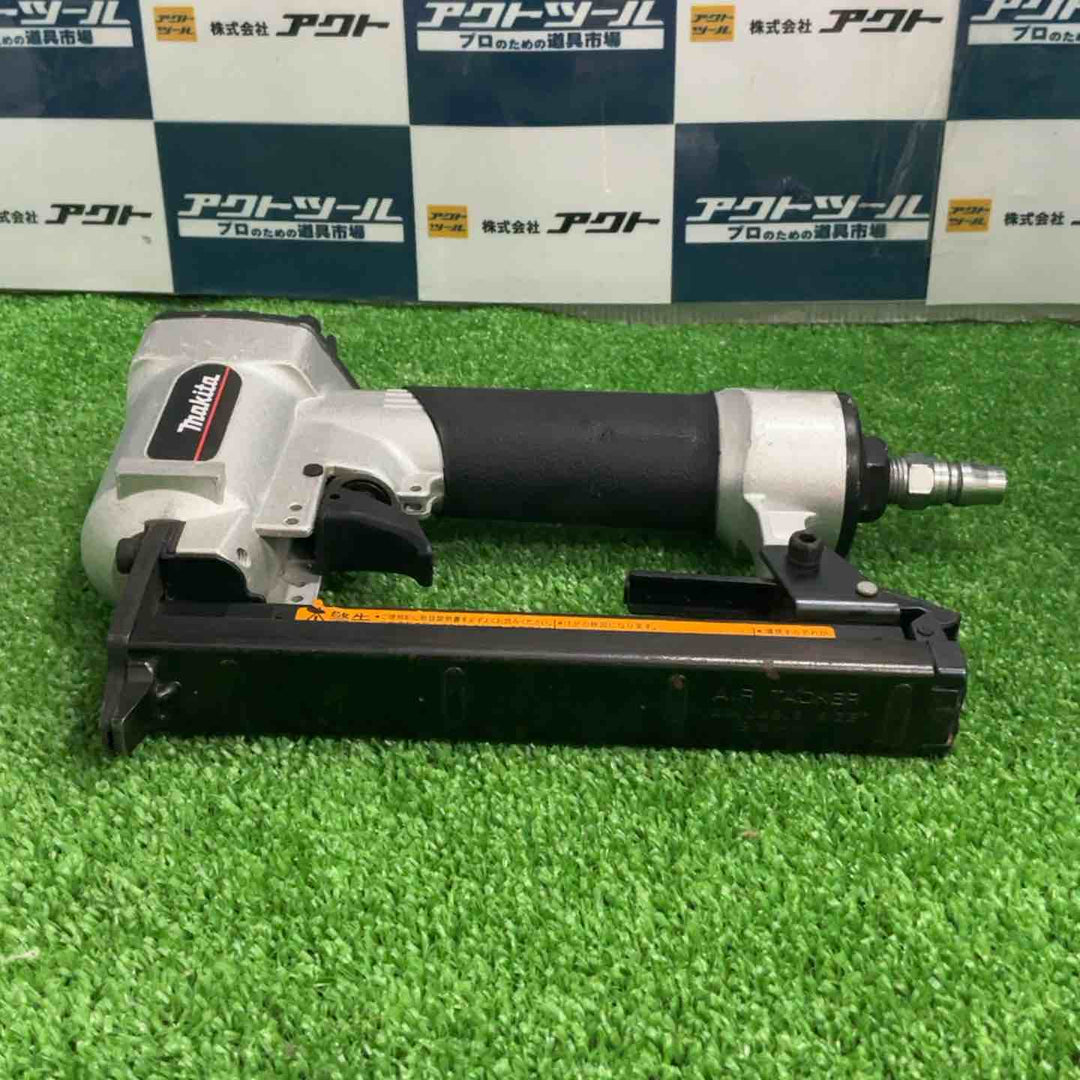 ★マキタ(makita) 常圧エアタッカ AT425BZK【草加店】
