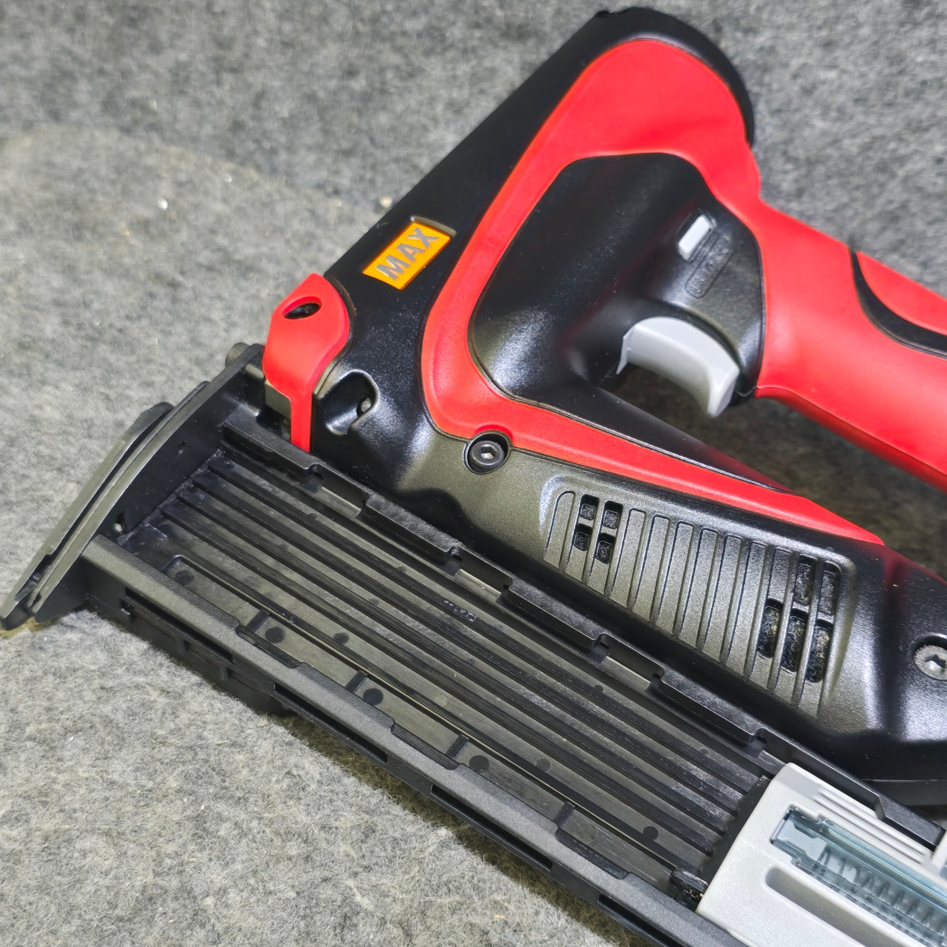 マックス(MAX) TJ-35FN1-BC/50A コードレスフィニッシュネイラ【船橋馬込店】【店頭取引限定】【中古】管理番号：ITEBA0D6QMK6 美品】マックス(MAX) コードレスフィニッシュネイラ TJ-35FN1-BC/50A