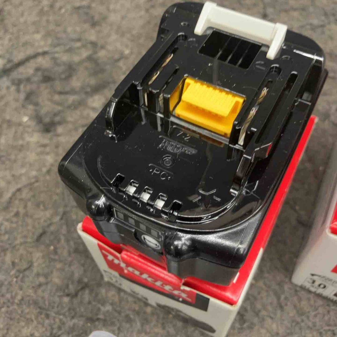 マキタ(makita) リチウムイオンバッテリー 18V/3.0Ah BL1830B まとめ 計2点【鴻巣店】