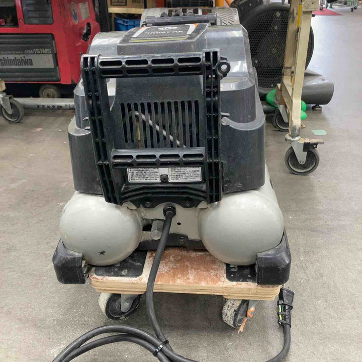 ☆マキタ(makita) エアコンプレッサー AC460XL【川崎店】