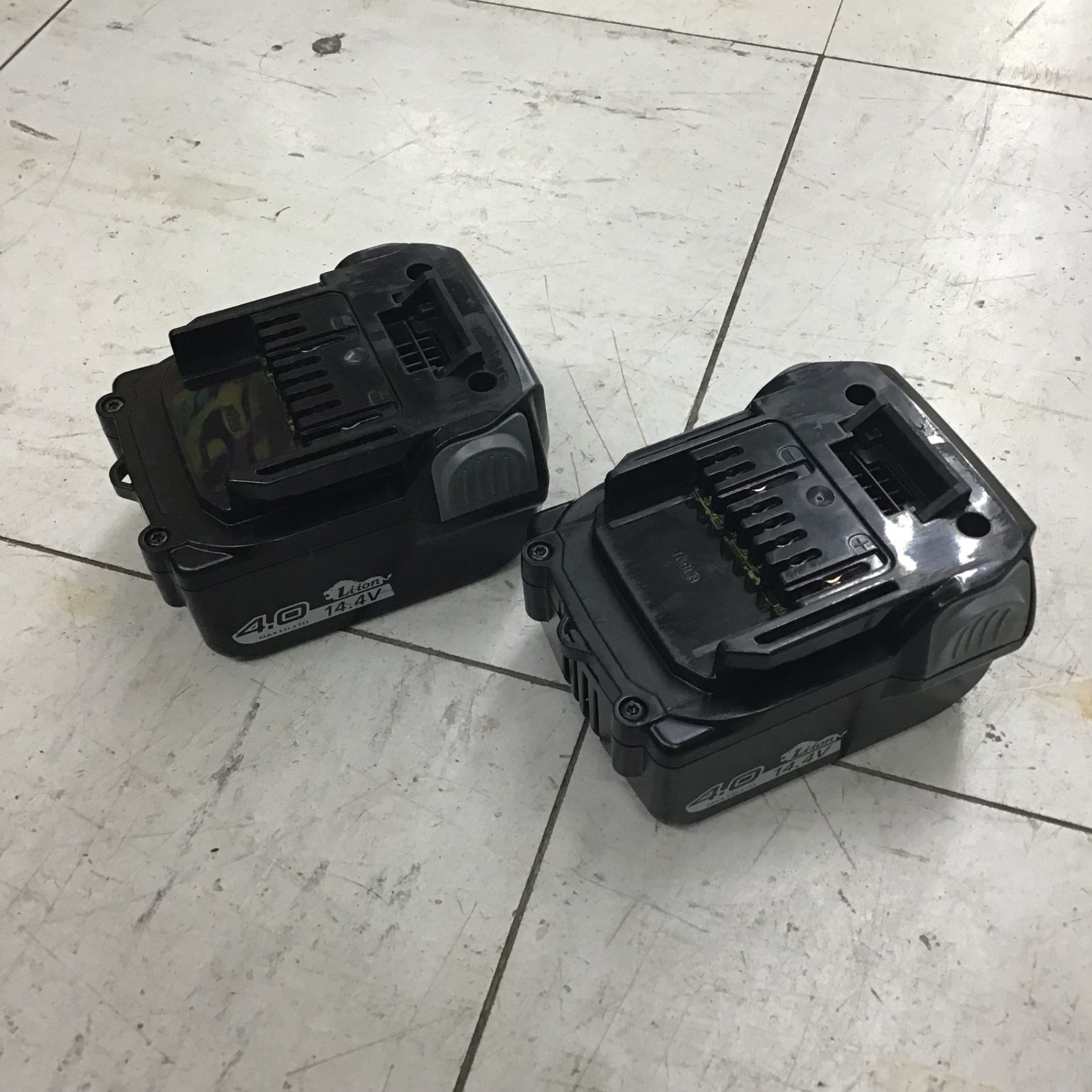マックス　充電式鉄筋結束機(リバータイア)　RB-399A-B2C/40A【中古品】 MAX RB-399A-B2C/40A 14.4V-4.0Ah充電式鉄筋結束機 ウエダ金物【公式
