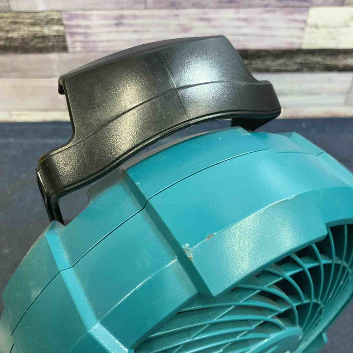 ★マキタ(makita) コードレスファン CF102DZ(本体のみ)【八潮店】