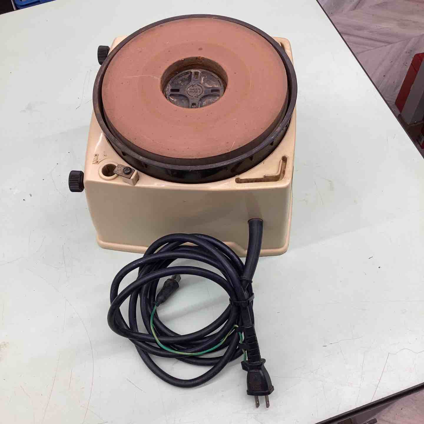 ◇マキタ(makita) 刃物研ぎ機 9820-1【越谷店】 ◇マキタ(makita) 刃物研ぎ機 9820-1【越谷店】 – アクトツール
