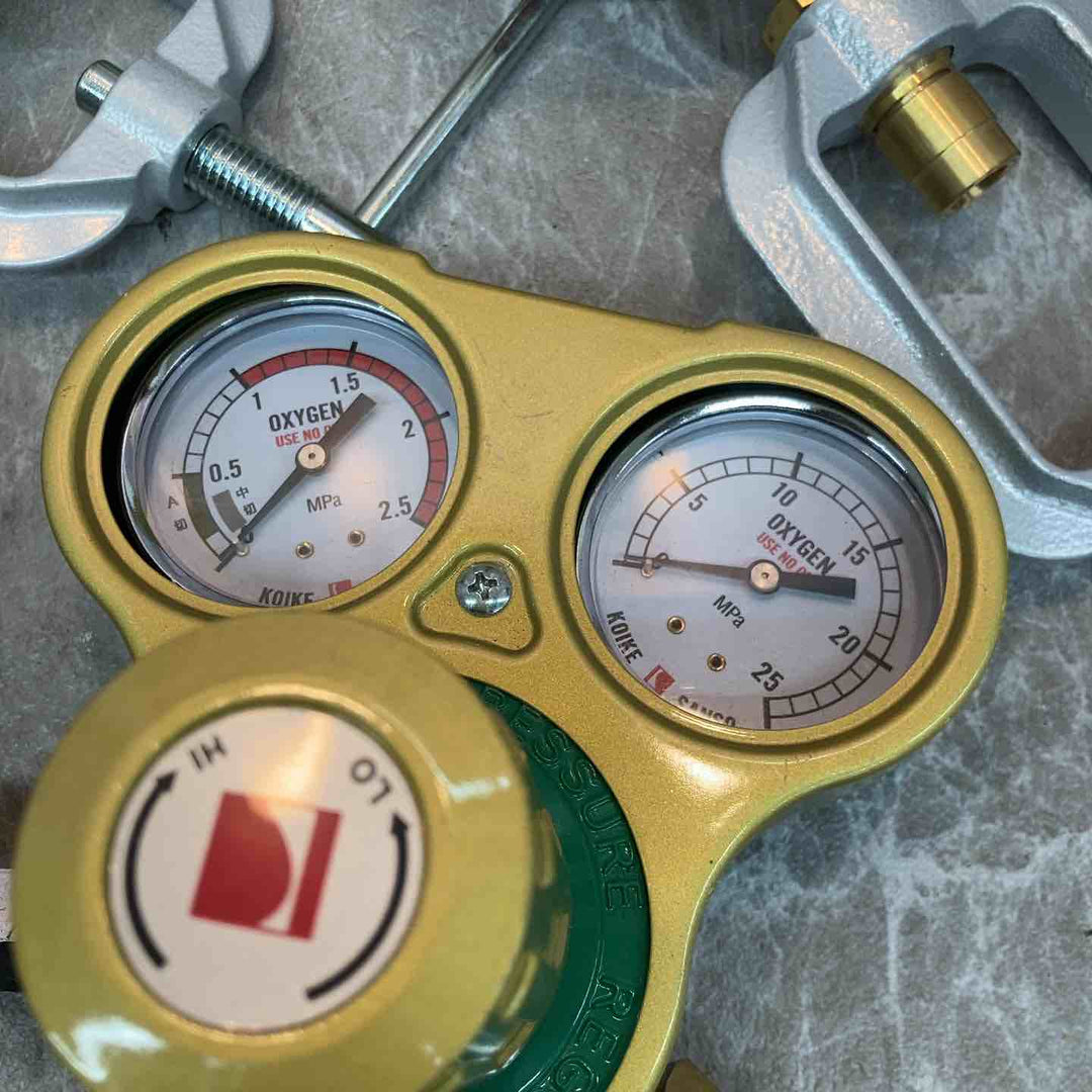 小池酸素工業 レギュレーター 酸素調整器×2、アセチレン調整器×2 セット ※動作未確認【八潮店】