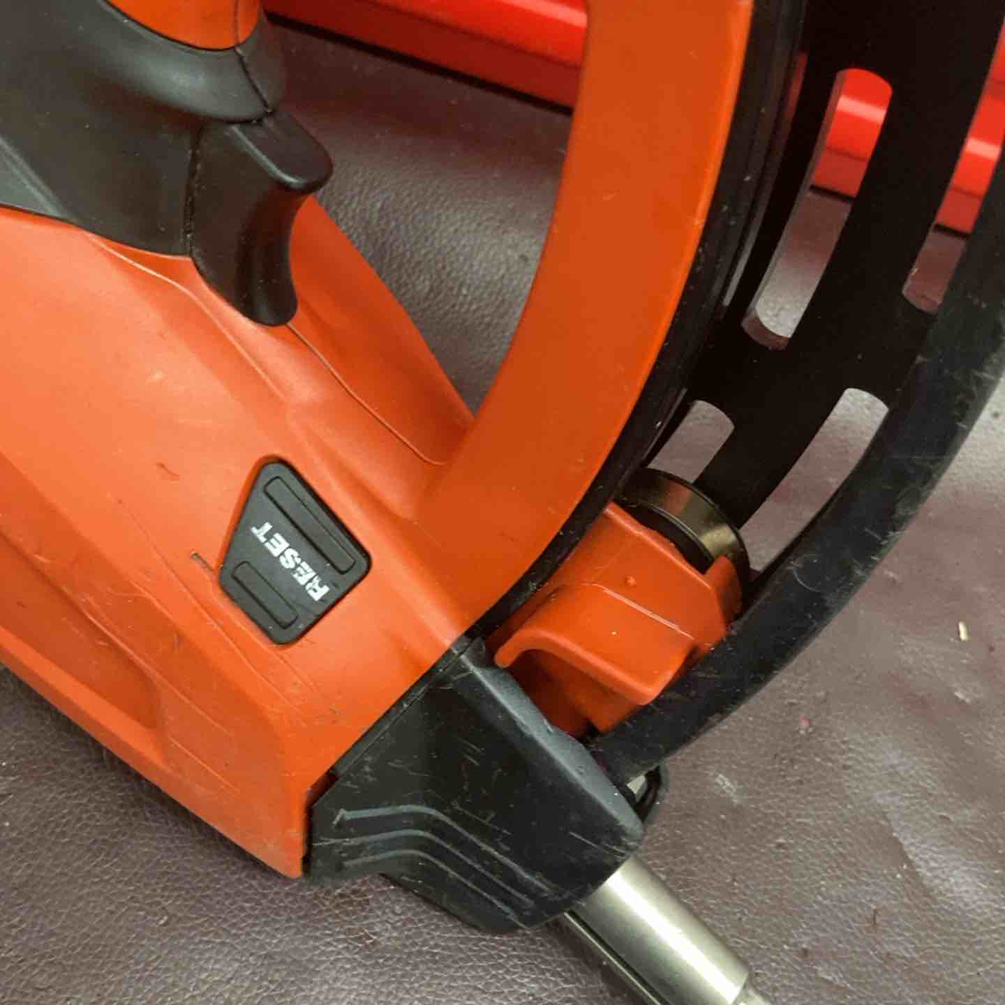 中古品】 ヒルティ(HILTI) ガス式鋲打機 GX120 ガス・ピン付属 【東大