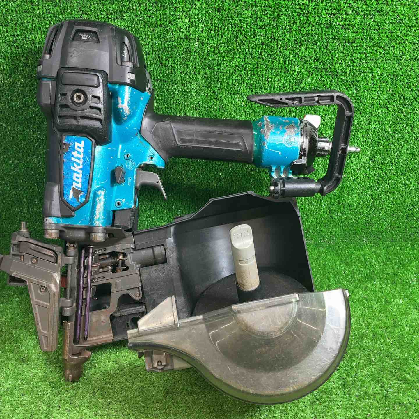 中古品】 マキタ(makita) 高圧エア釘打ち機 AN935HM 【藤沢店