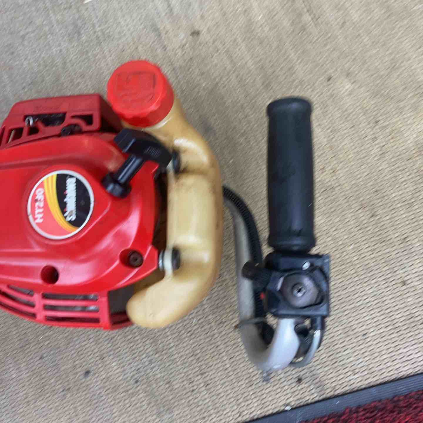 店頭受取り限定】 新ダイワ(shindaiwa) ヘッジトリマー HT230【町田店