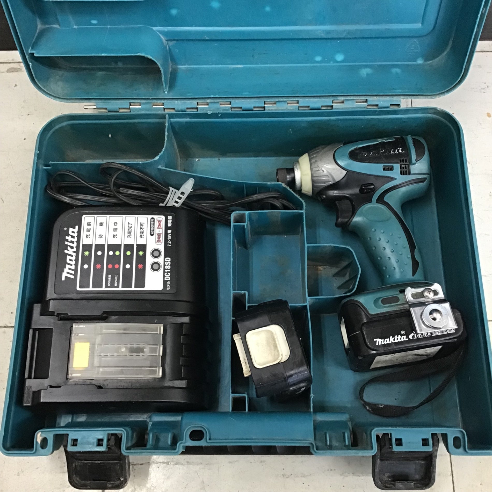 中古品】 マキタ/makita コードレスインパクトドライバー