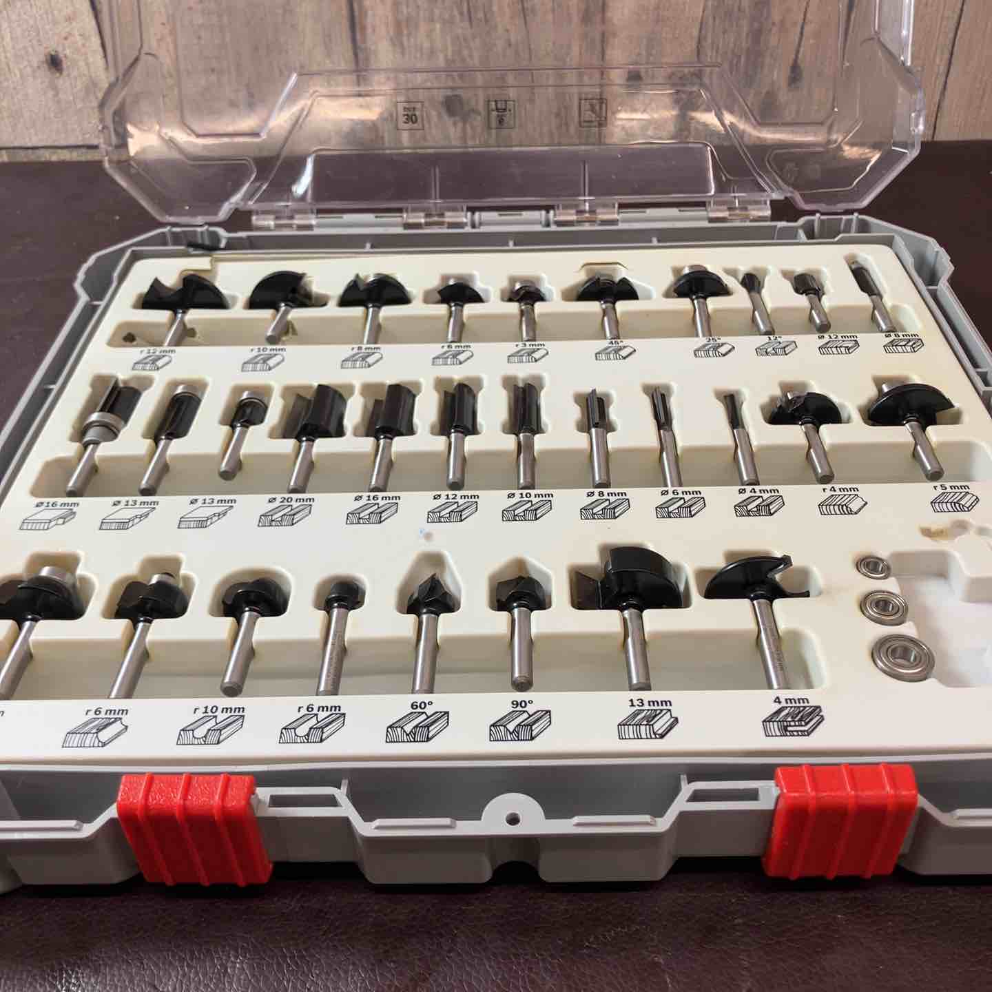 中古品】ボッシュ(BOSCH) ルーター・トリマービットセット(30種・30本